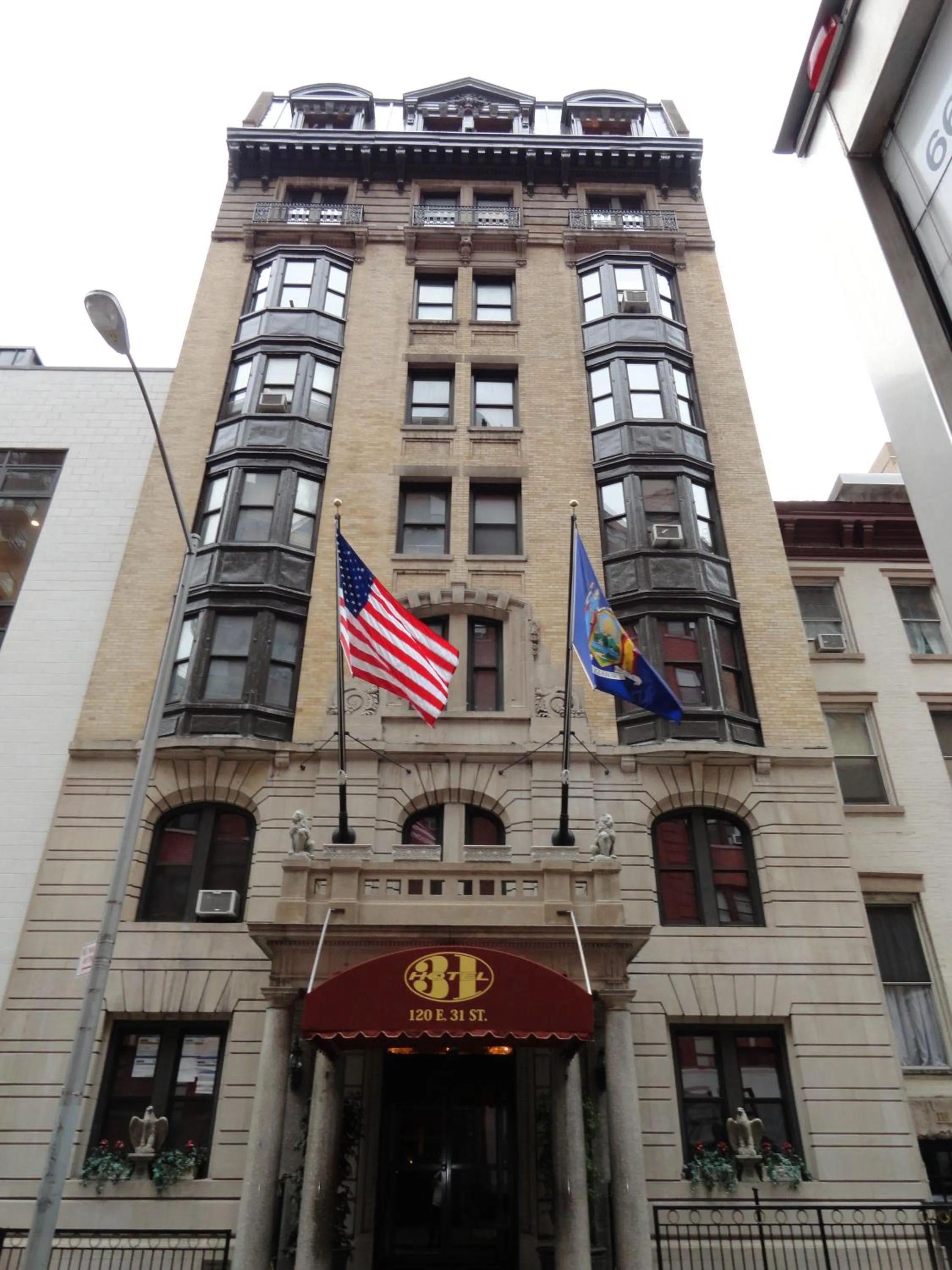 Facade/entrance in Hotel 31 Extended Stay