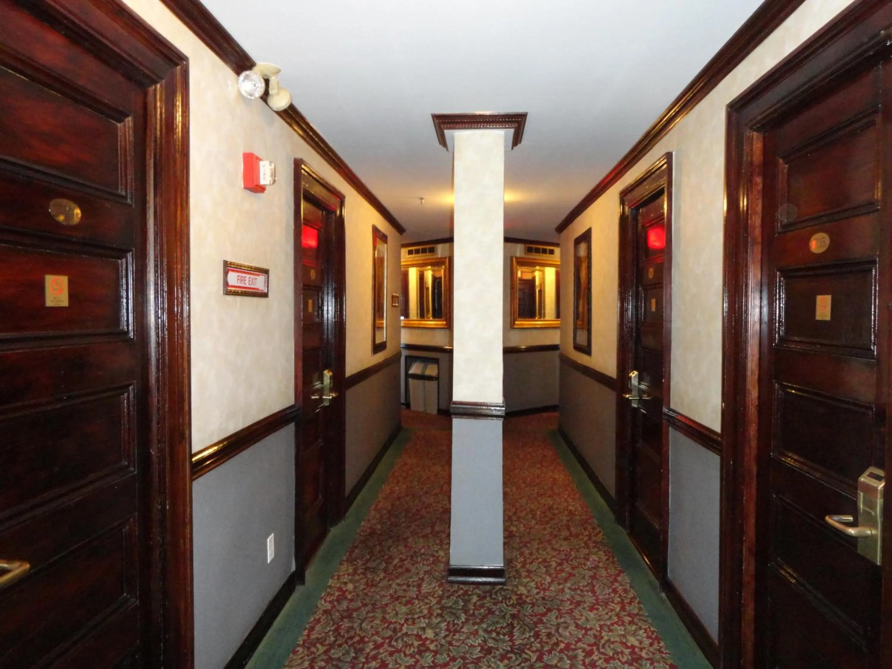 Decorative detail in Hotel 31 Extended Stay