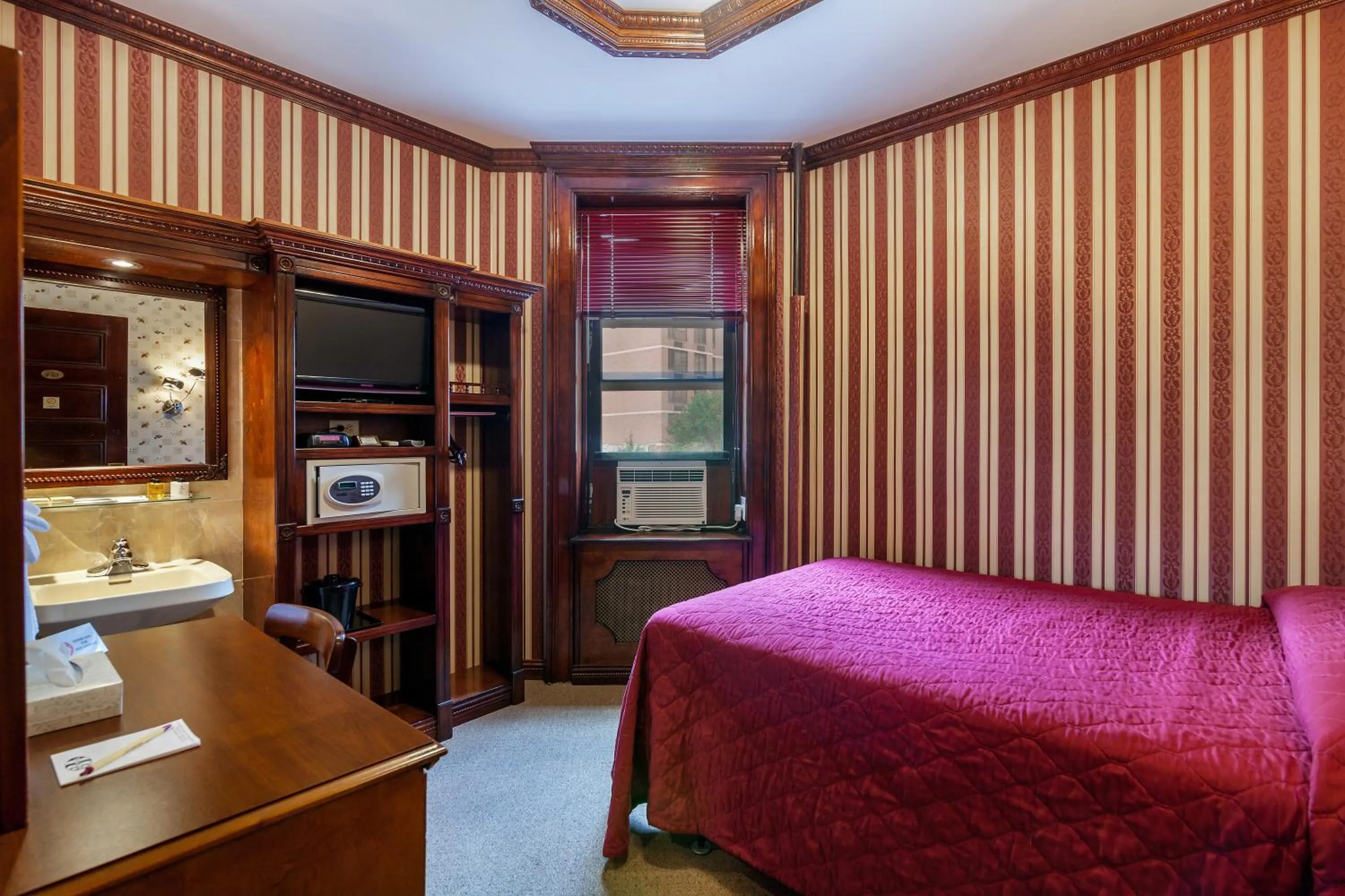 Bedroom, Bed in Hotel 31 Extended Stay