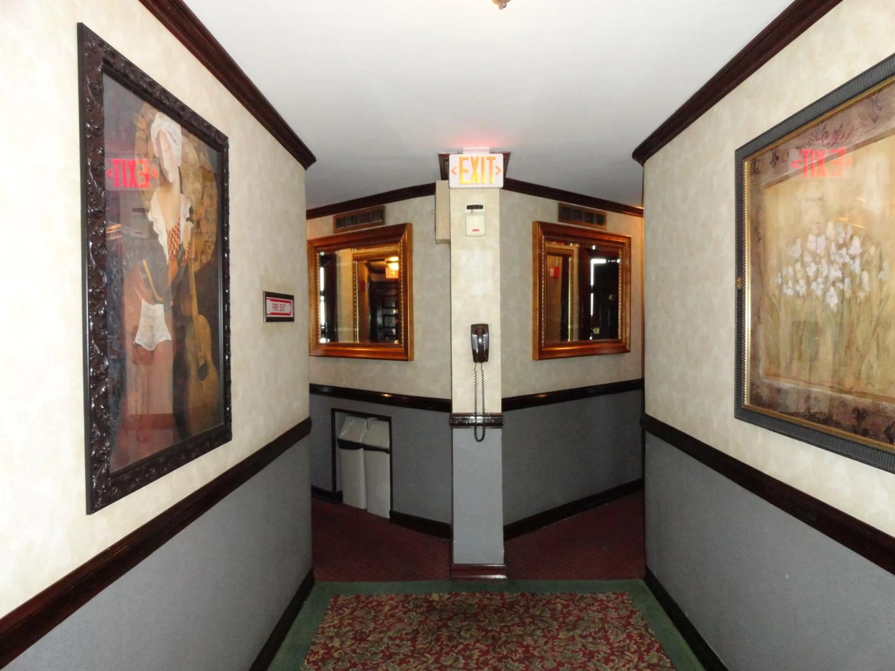 Decorative detail in Hotel 31 Extended Stay