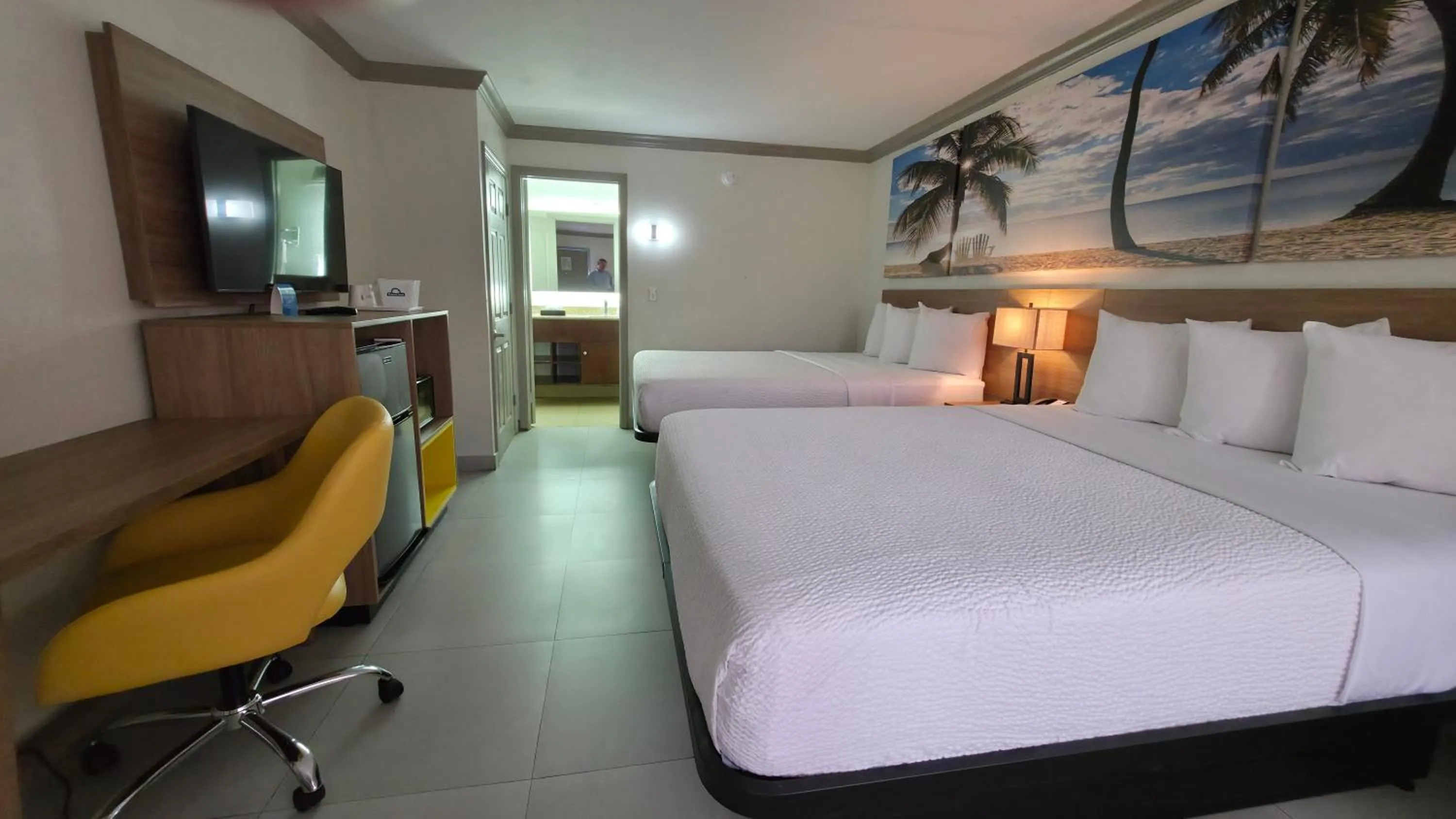 Bed in Days Inn by Wyndham Florida City