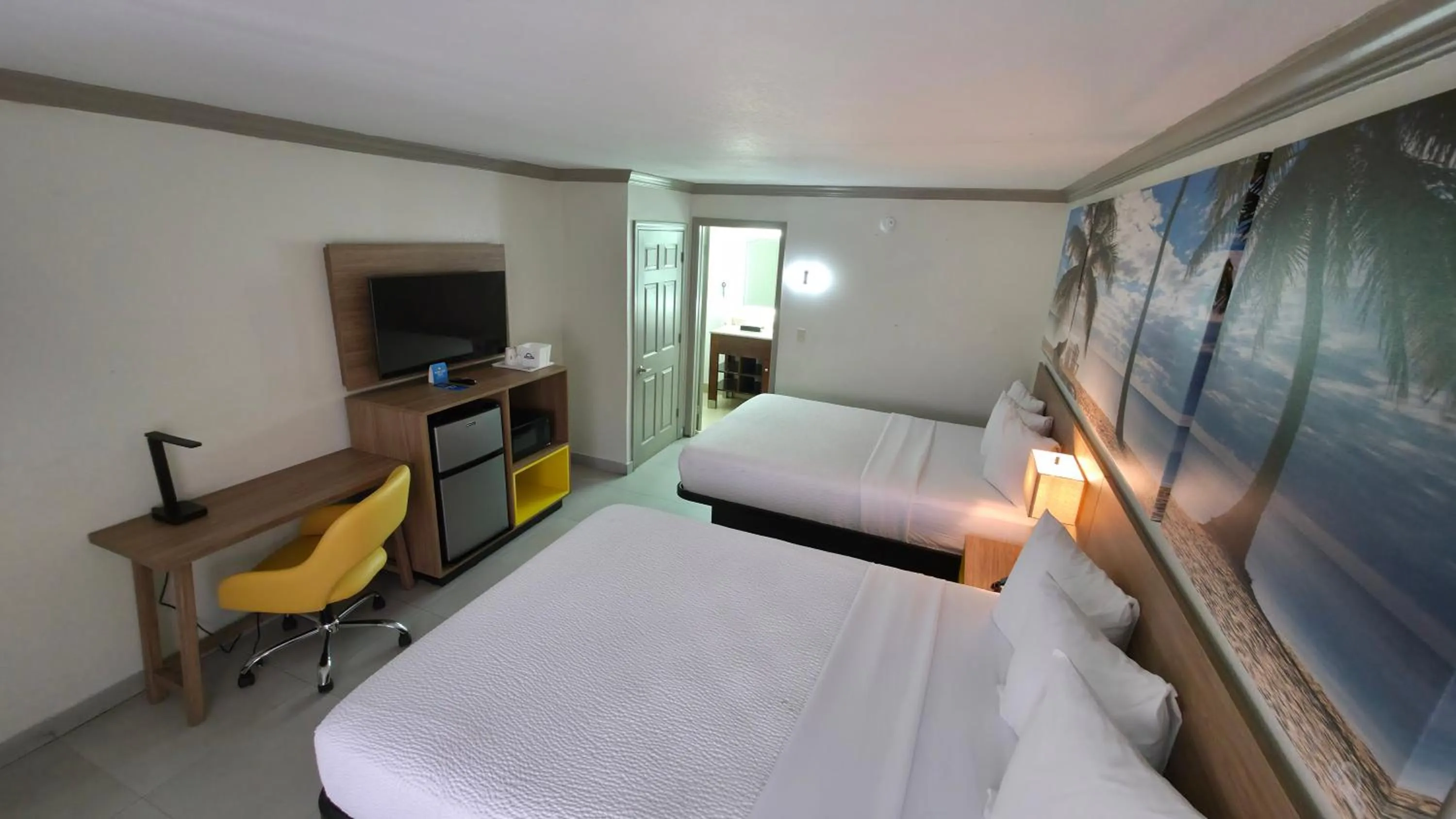 Bed in Days Inn by Wyndham Florida City