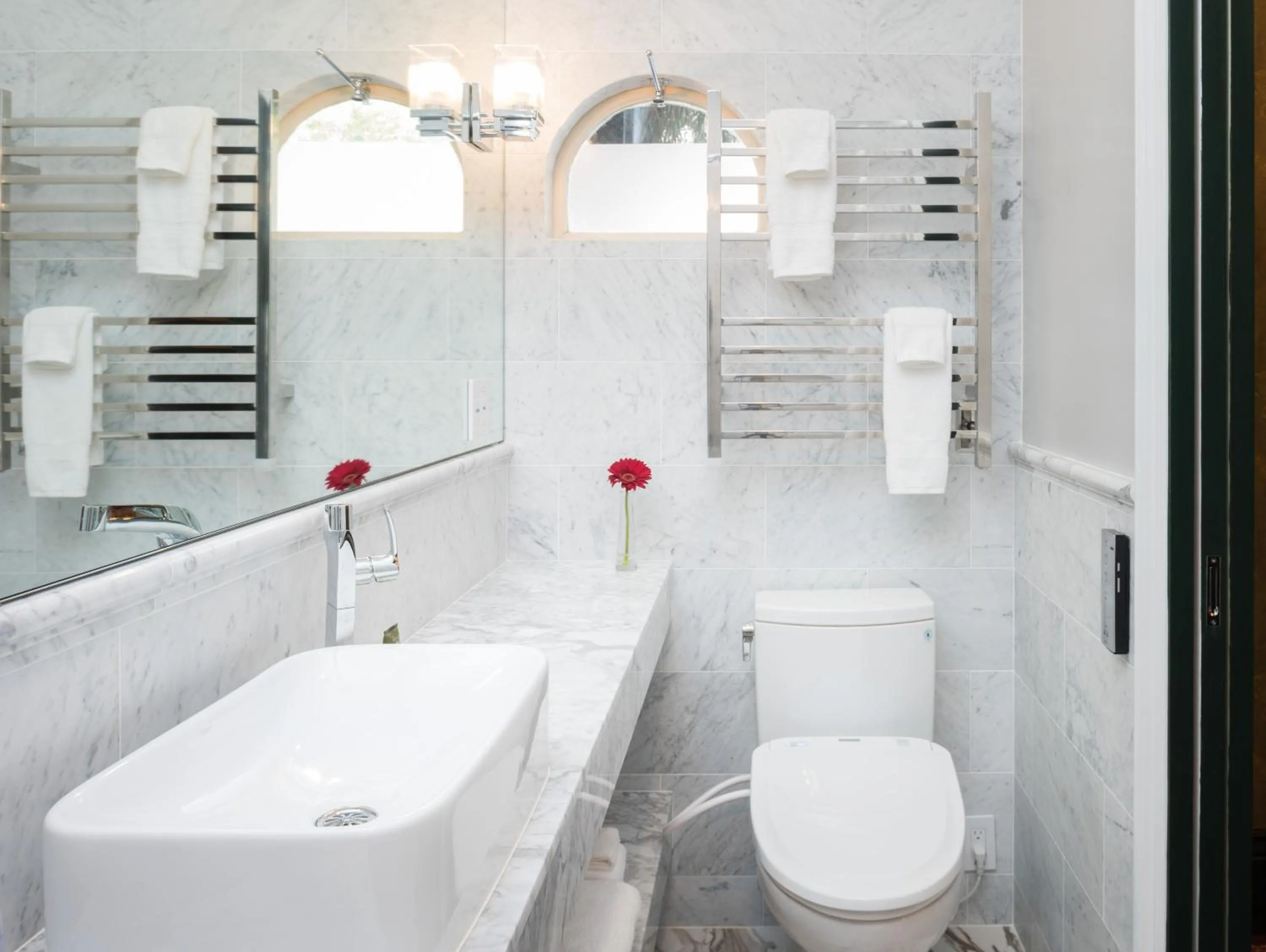 Bathroom in The Monte Cristo