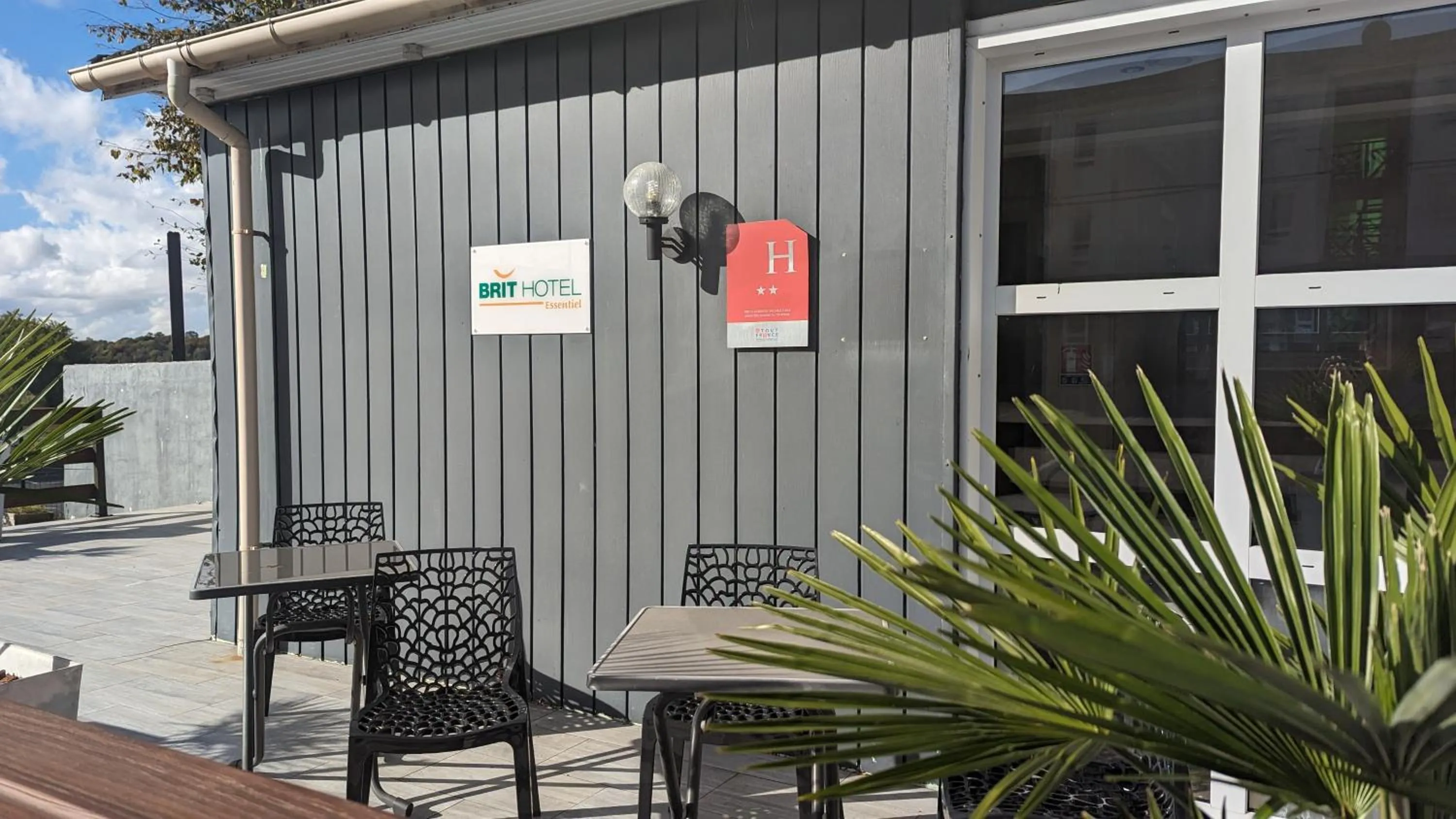 Property building in BRIT Hotel Rouen Nord - Barentin