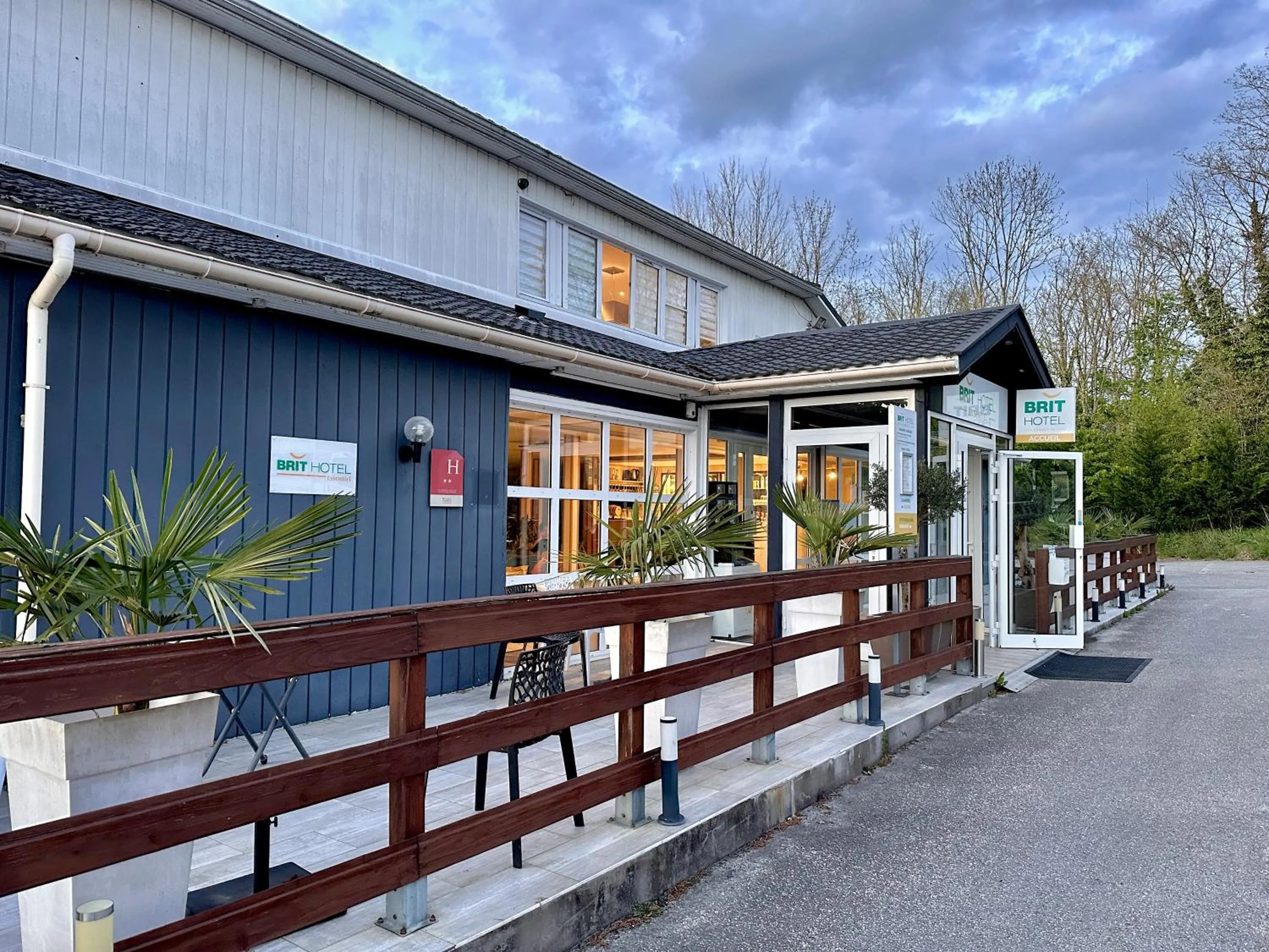 Property building in BRIT Hotel Rouen Nord - Barentin