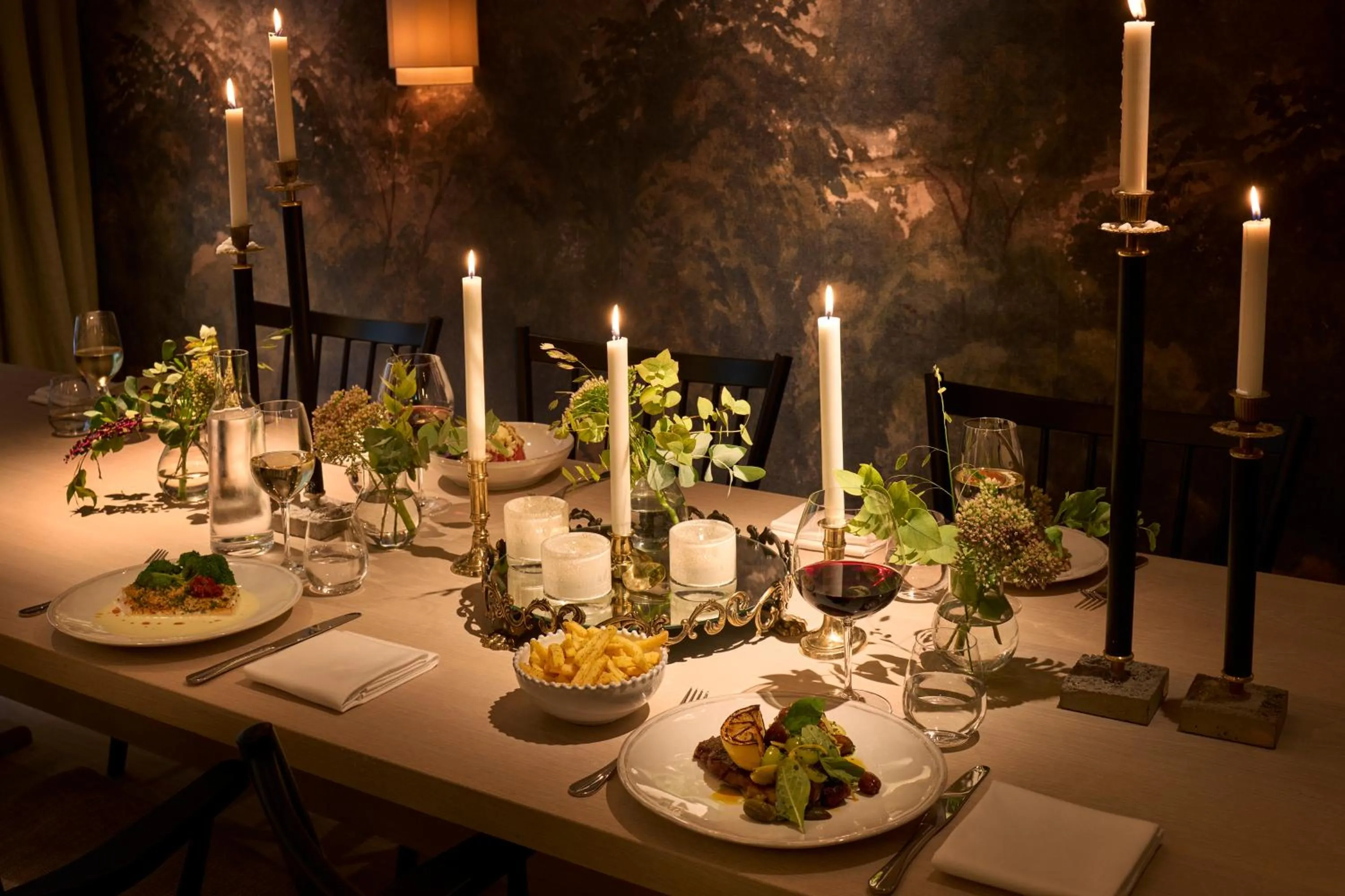 Restaurant/places to eat in Hotel Tegnerlunden