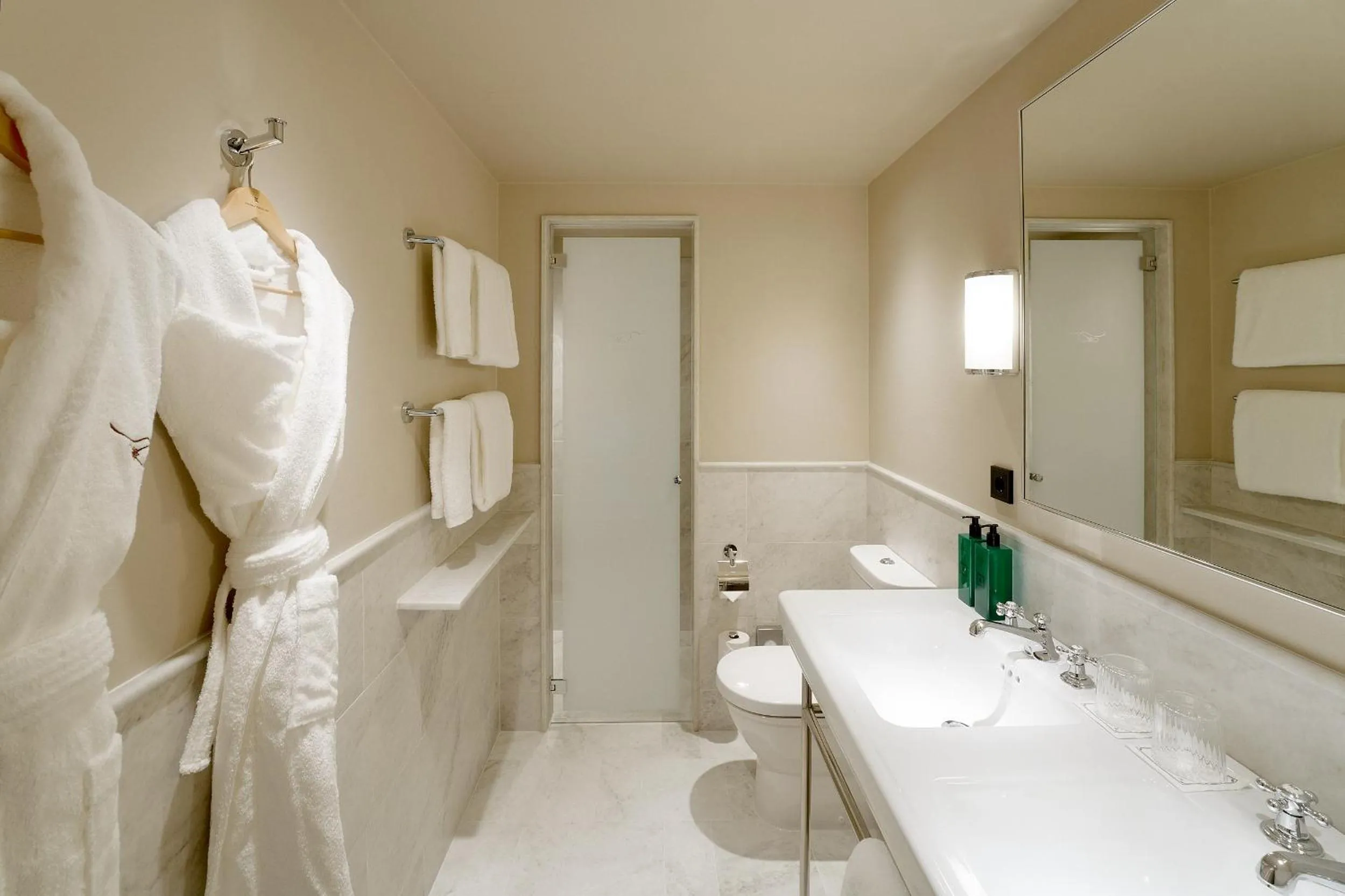 Shower in Hotel Tegnerlunden