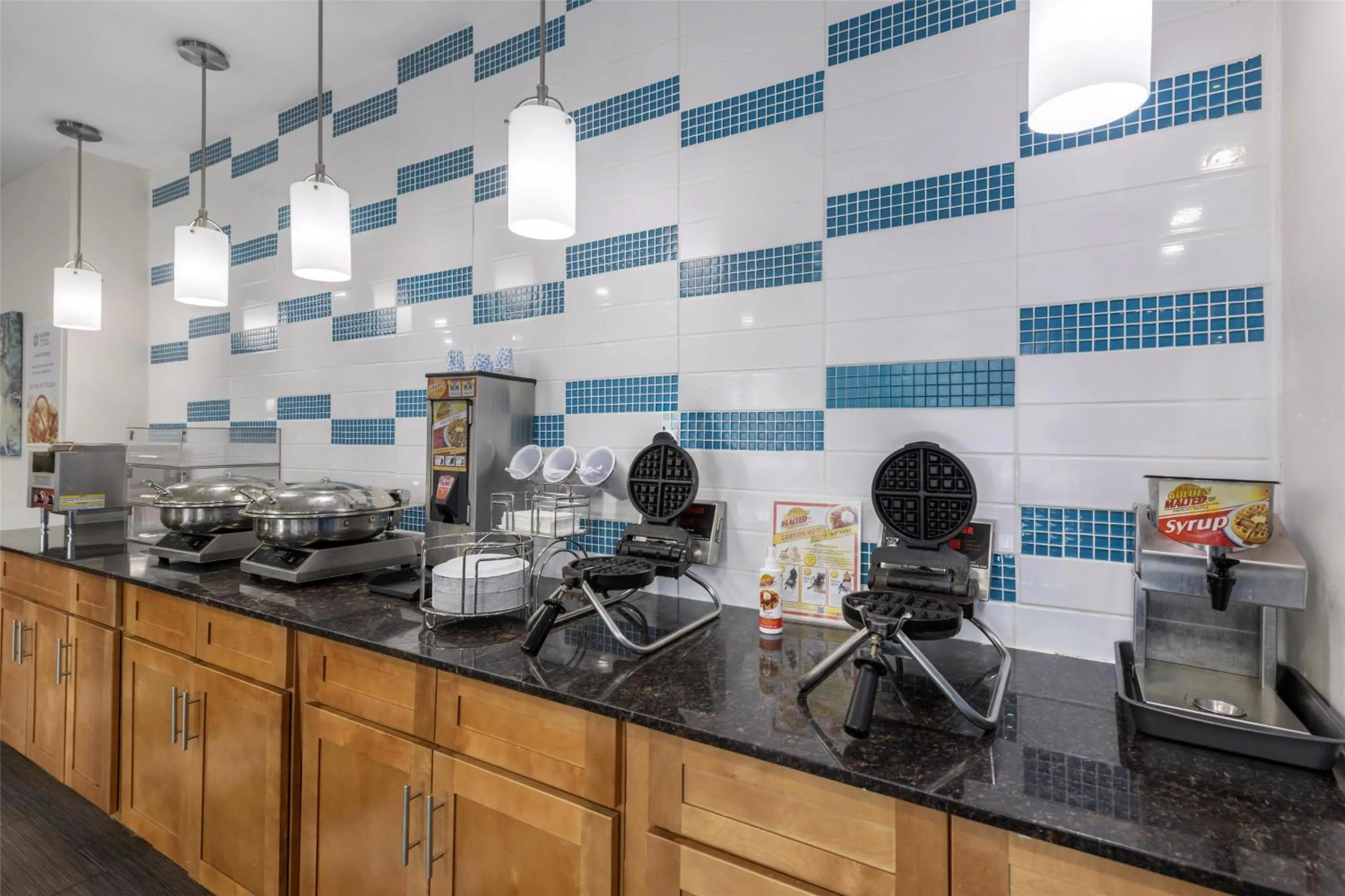 Breakfast in SureStay Plus Hotel by Best Western Niagara Falls East