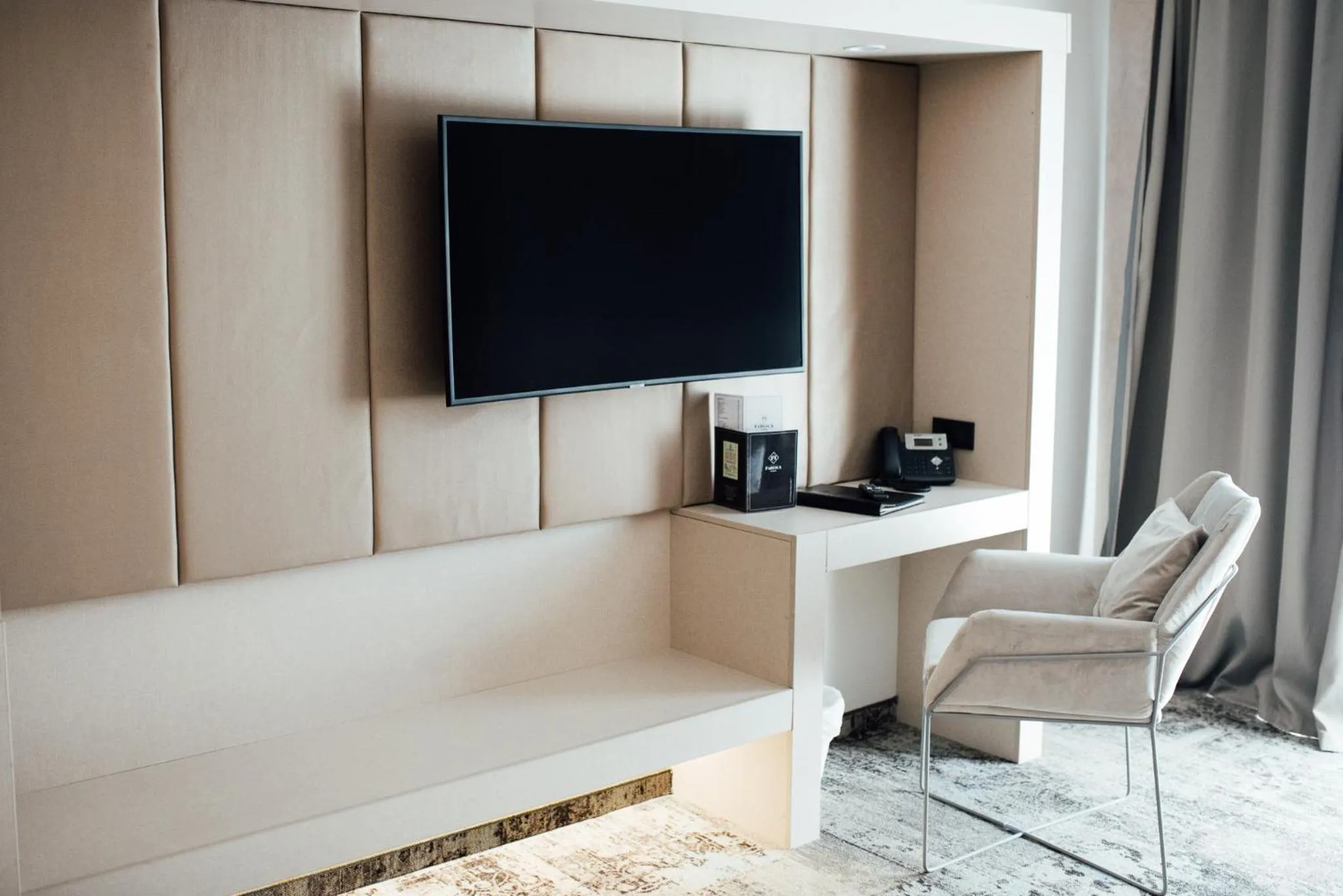 TV and multimedia in Fabesca Boutique Hotel & SPA