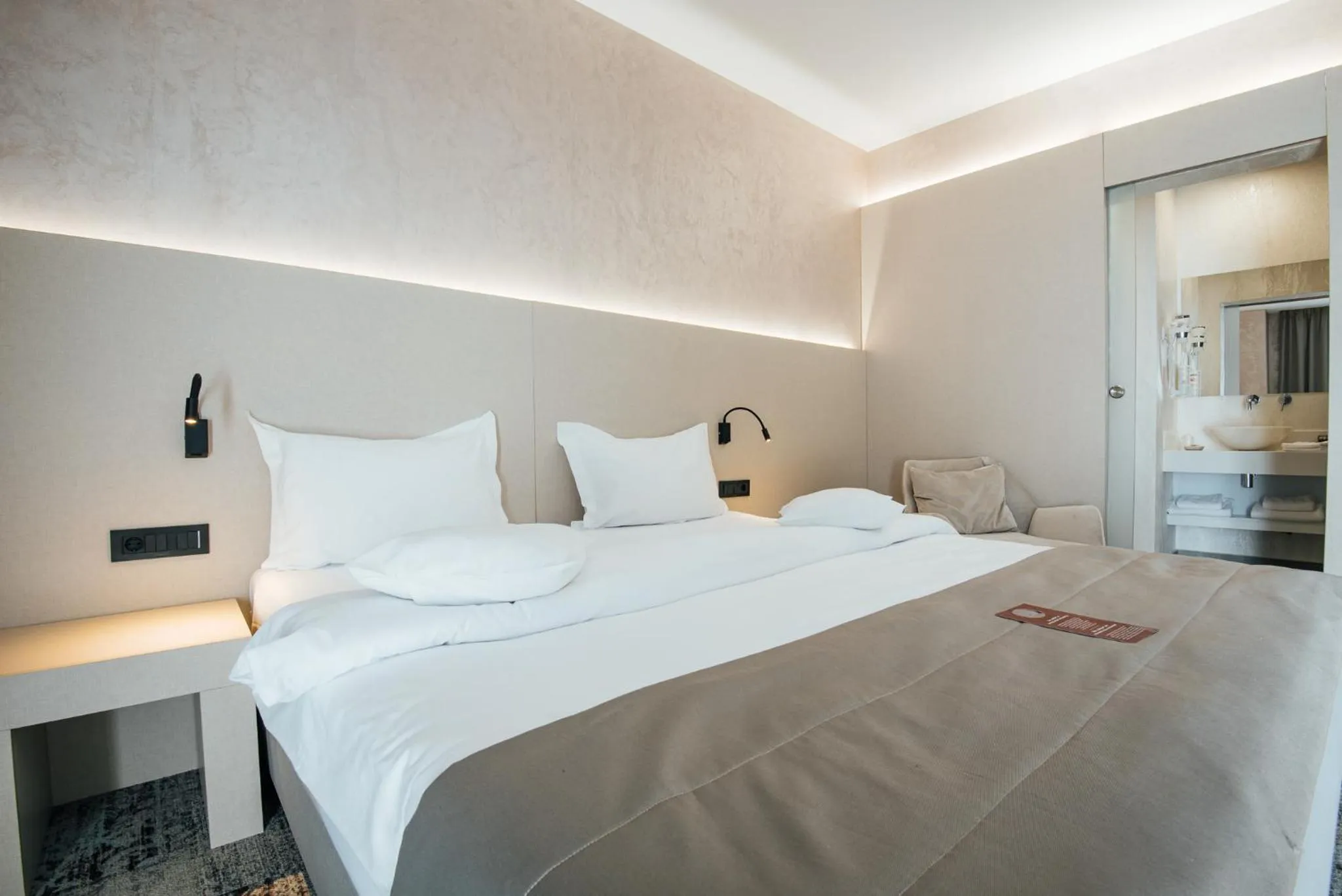 Bed in Fabesca Boutique Hotel & SPA