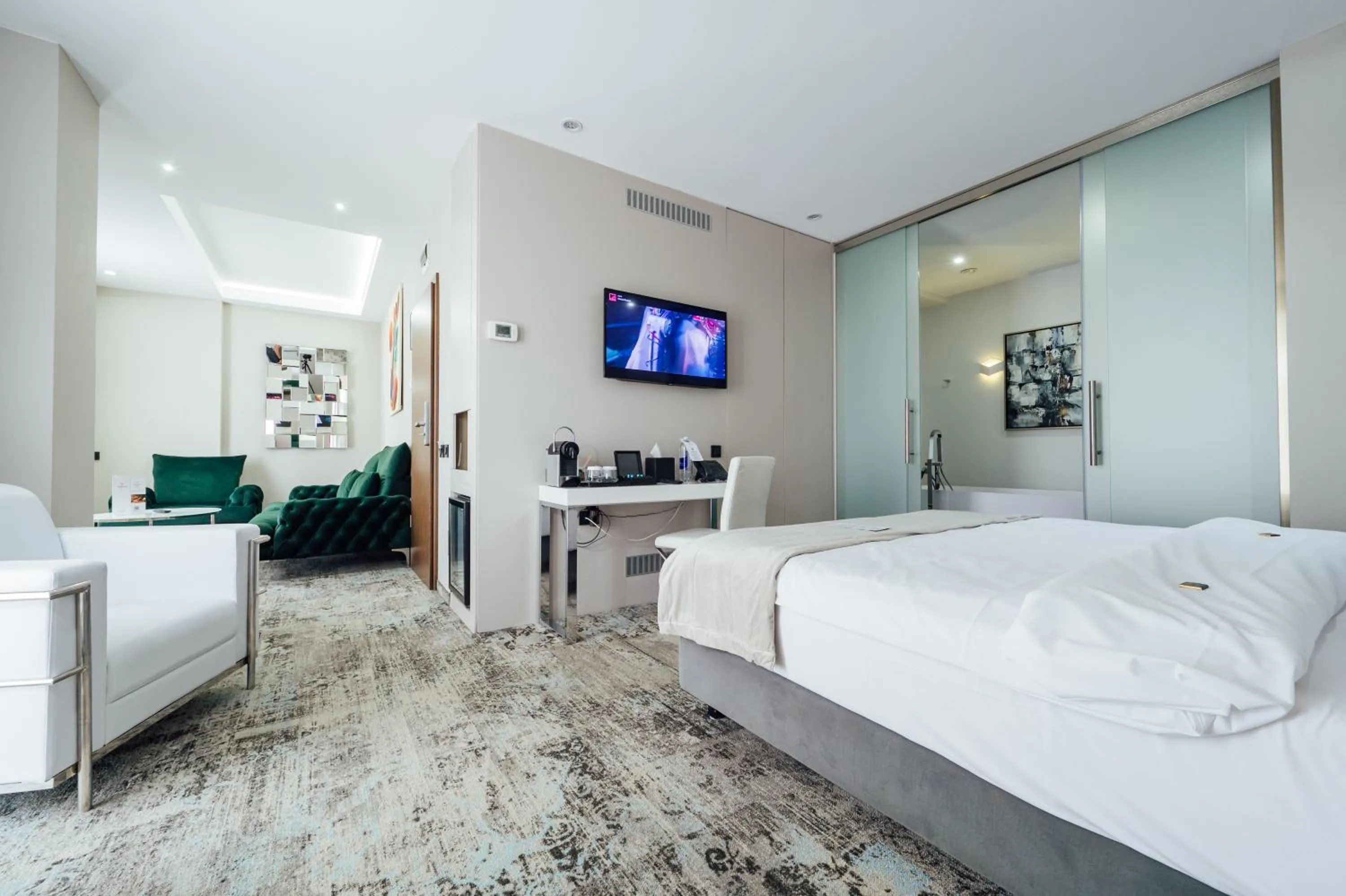 Bed in Fabesca Boutique Hotel & SPA