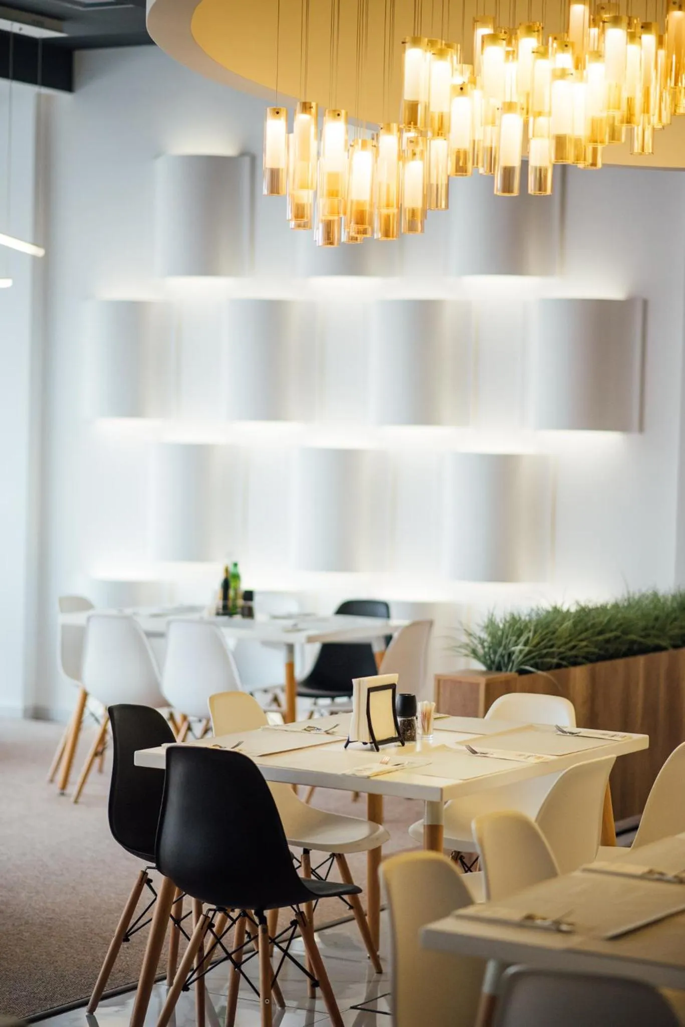 Restaurant/places to eat in Fabesca Boutique Hotel & SPA