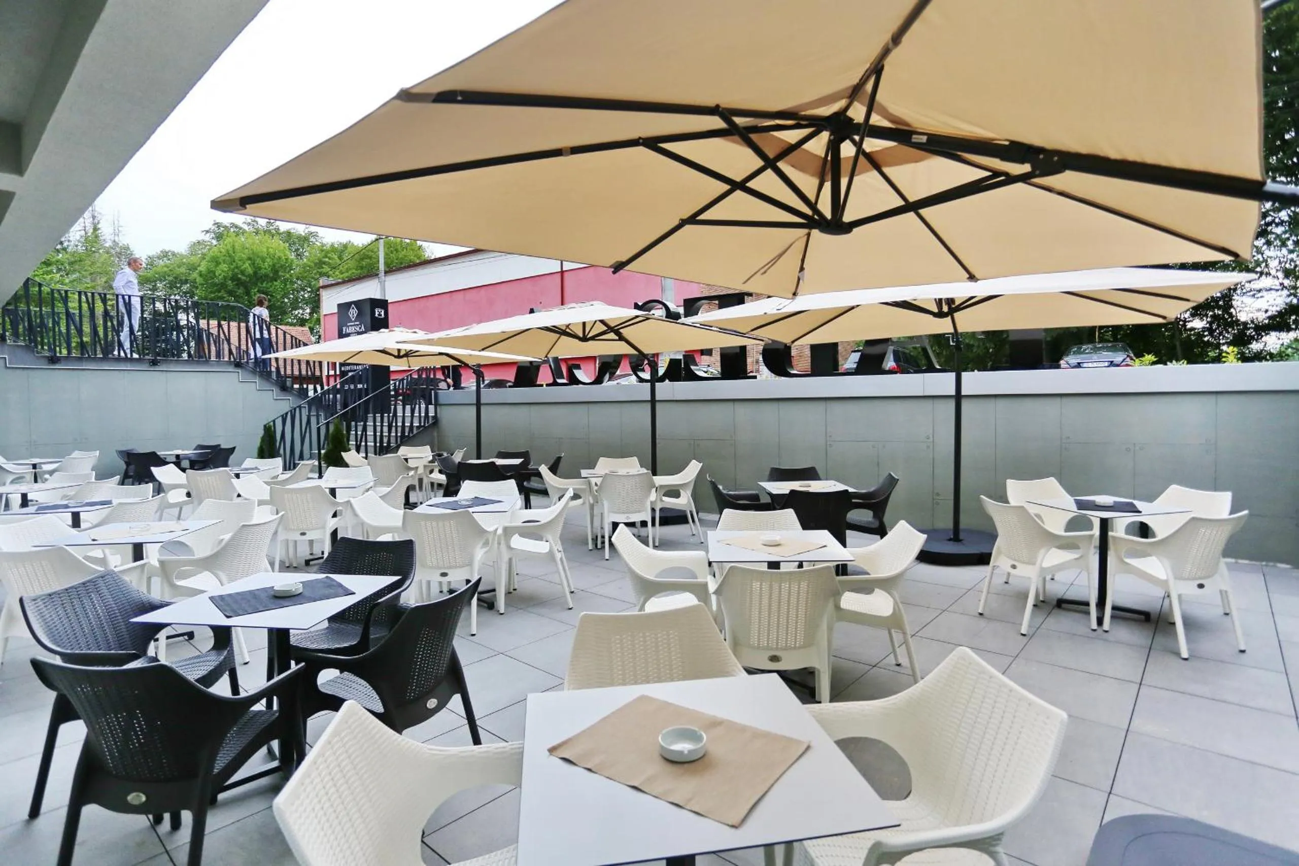 Restaurant/places to eat in Fabesca Boutique Hotel & SPA