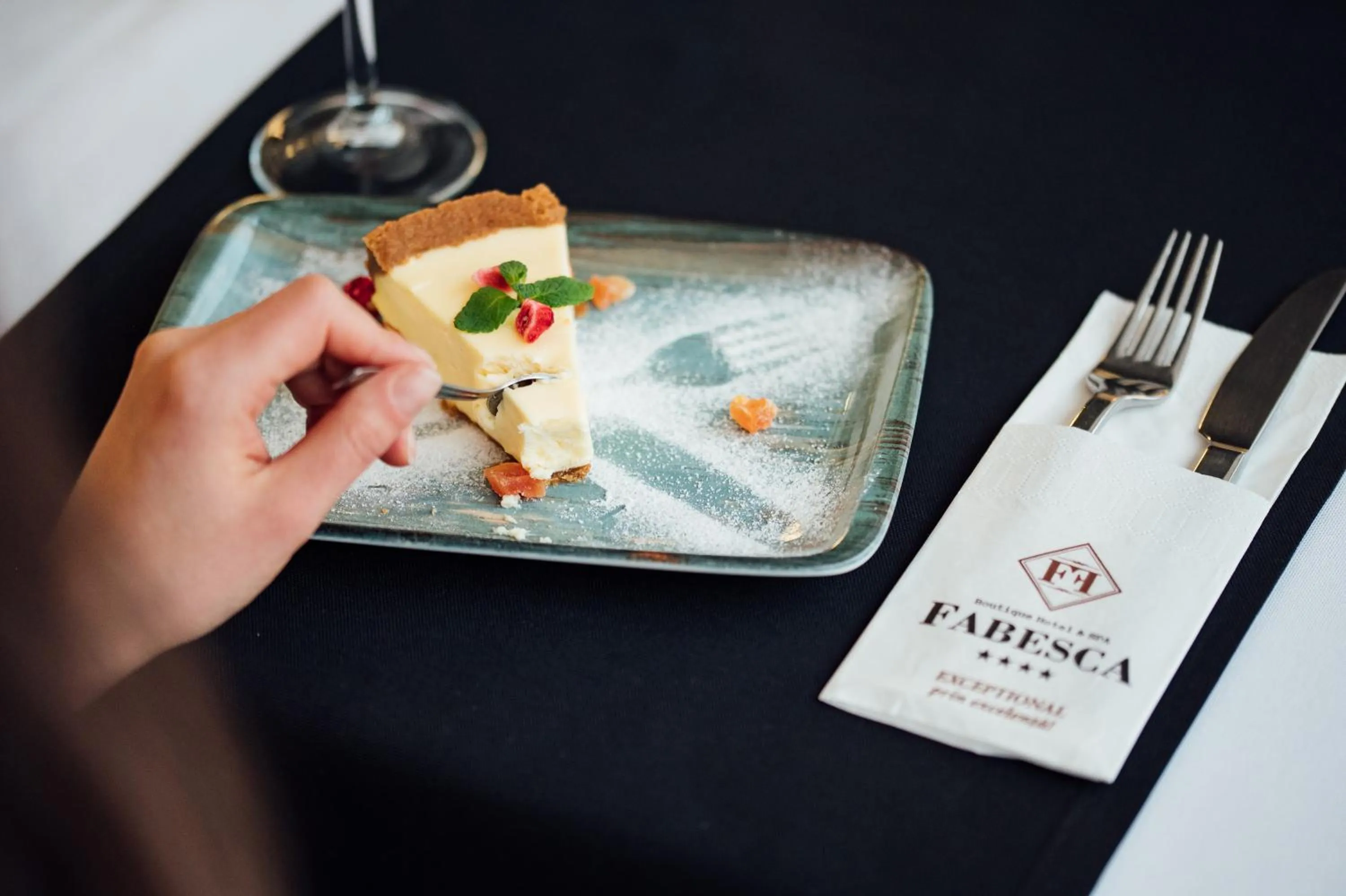 Restaurant/places to eat in Fabesca Boutique Hotel & SPA