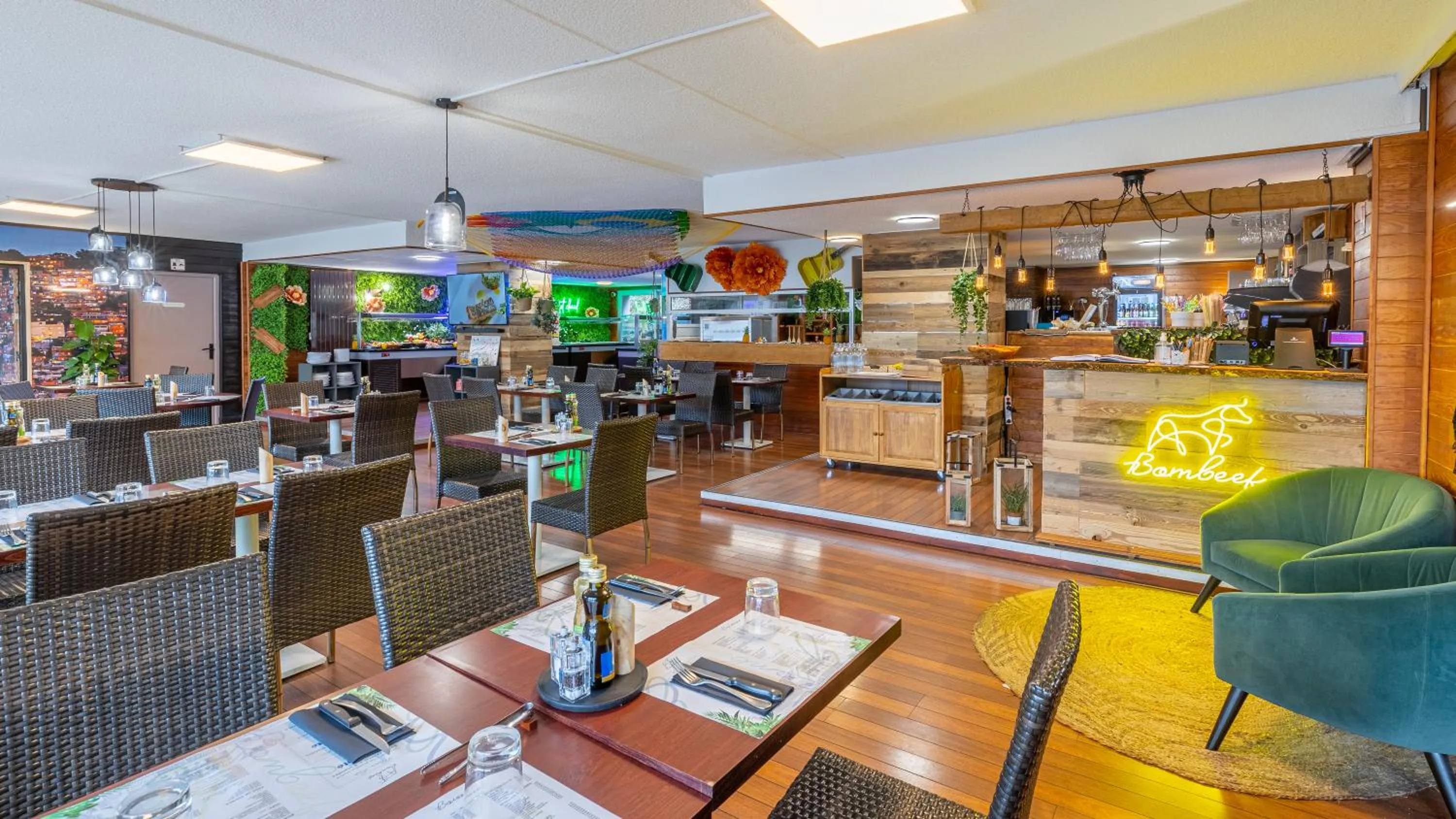 Restaurant/places to eat in Hôtel du Poète