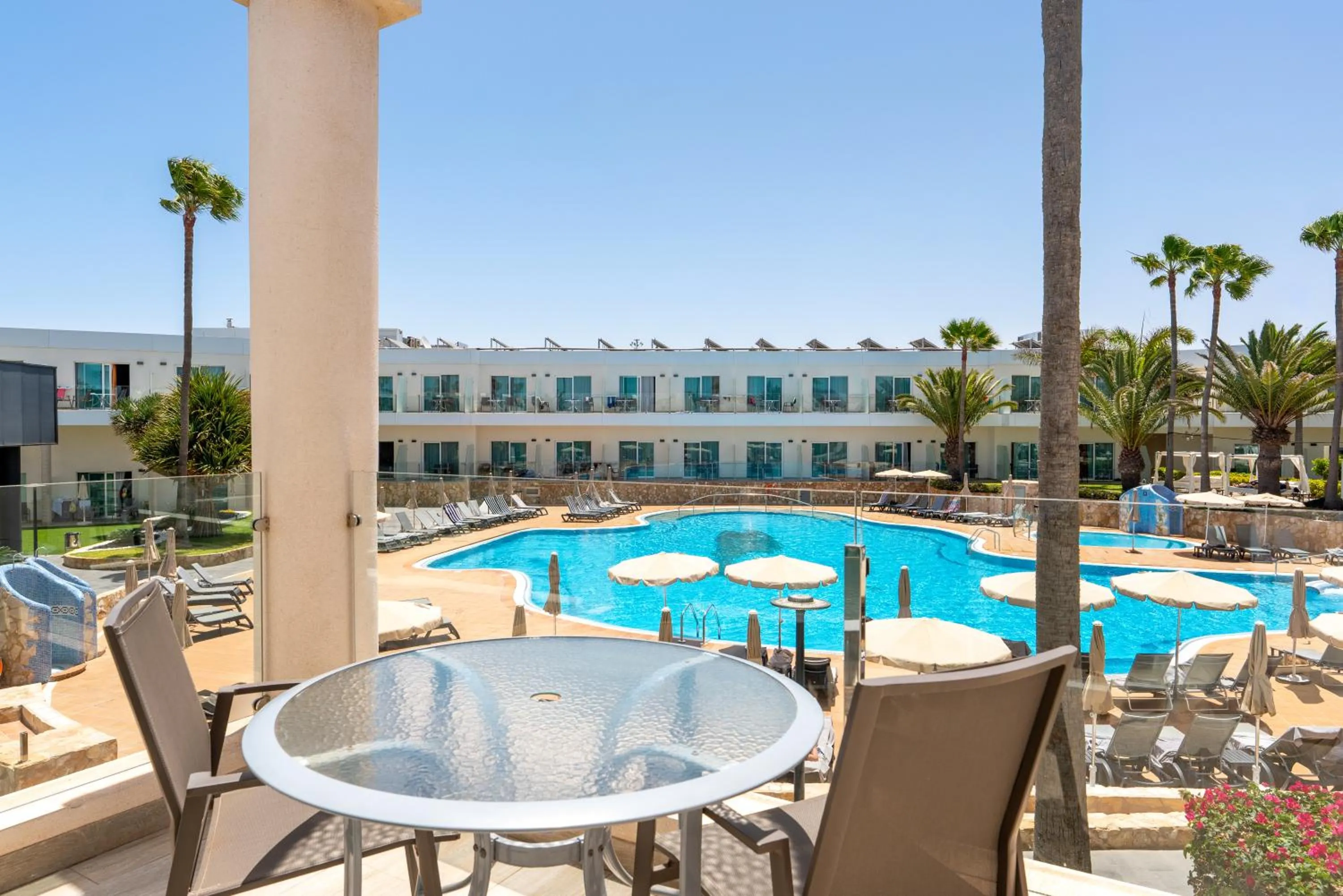 Photo of the whole room in Barceló Corralejo Sands
