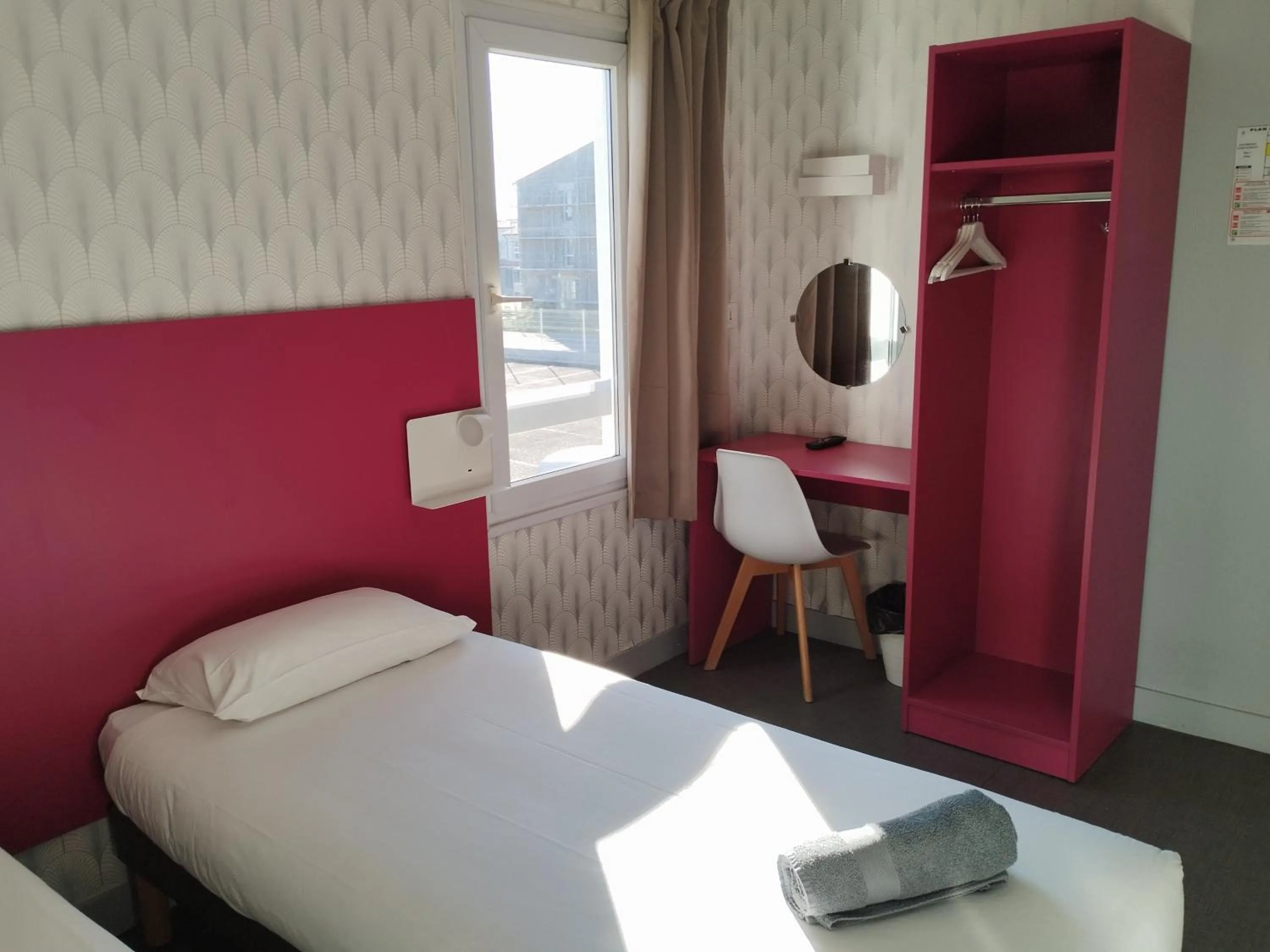 Photo of the whole room, Bed in Fasthôtel Clermont-Ferrand Gerzat