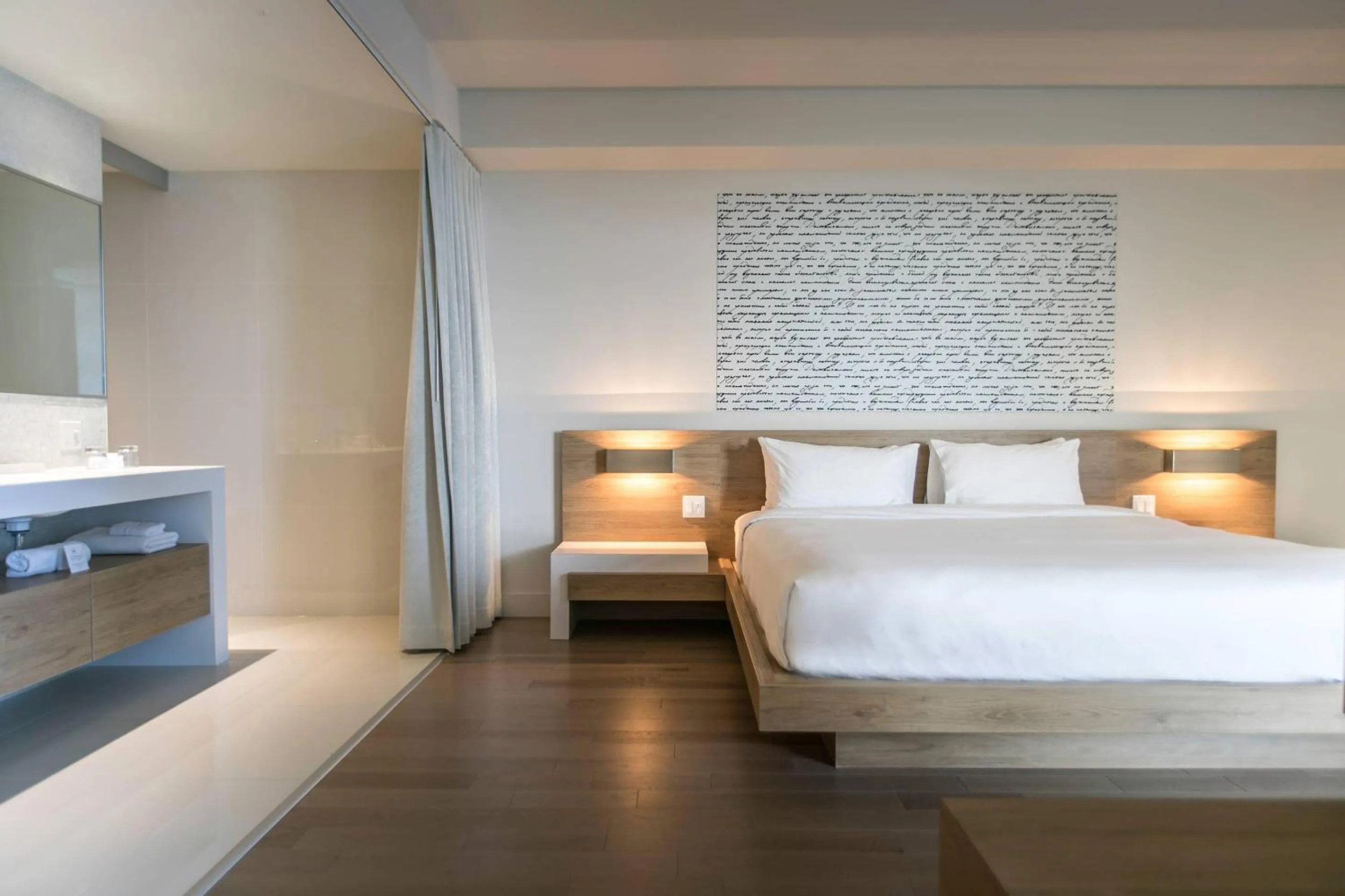 Bedroom, Bed in Hotel du Domaine, an Ascend Collection Hotel