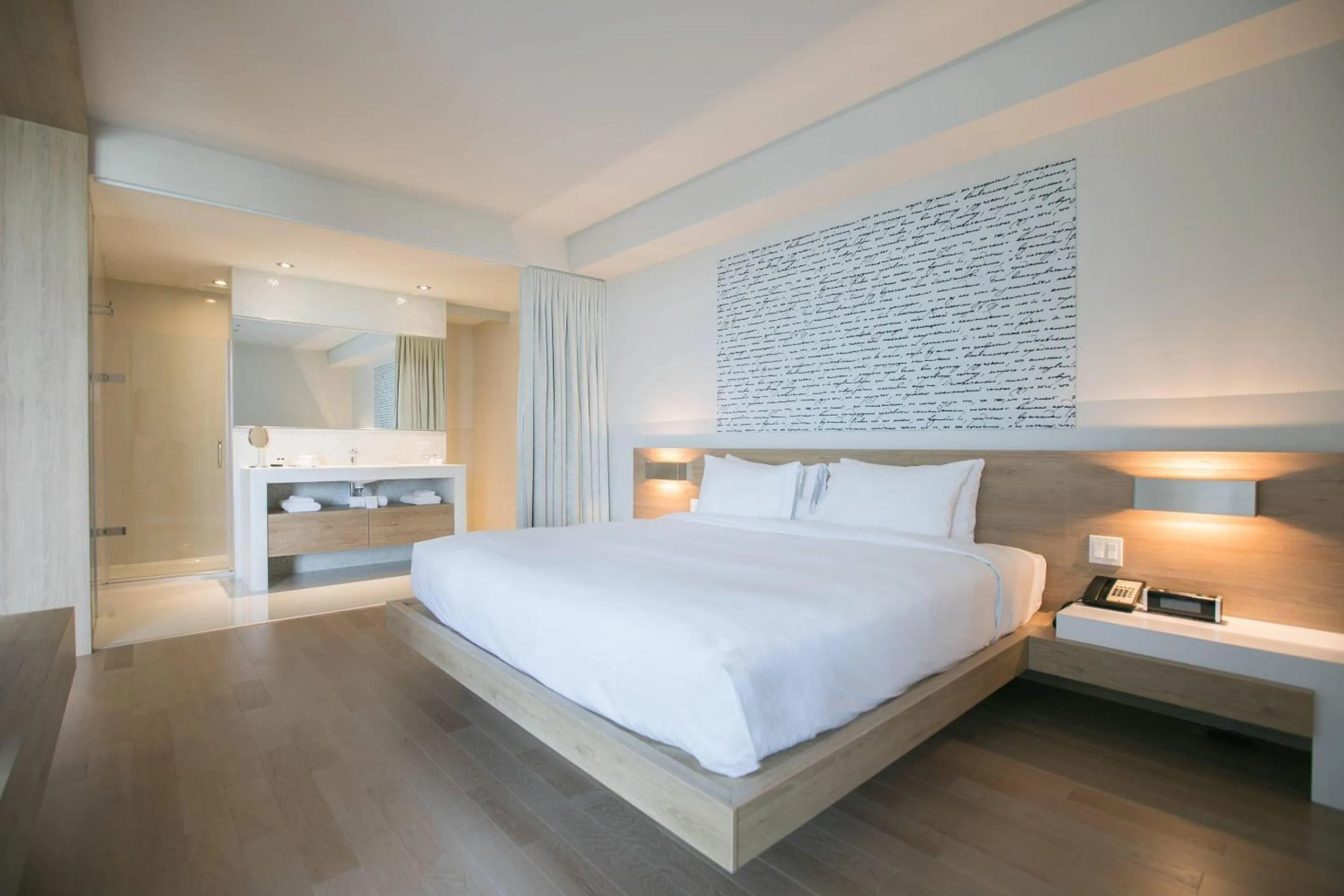 Bedroom, Bed in Hotel du Domaine, an Ascend Collection Hotel