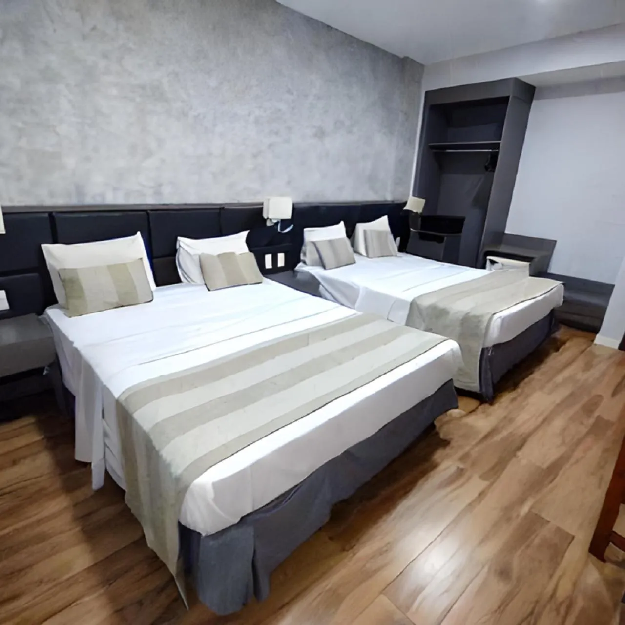 Bedroom, Bed in Residencial Sausalito