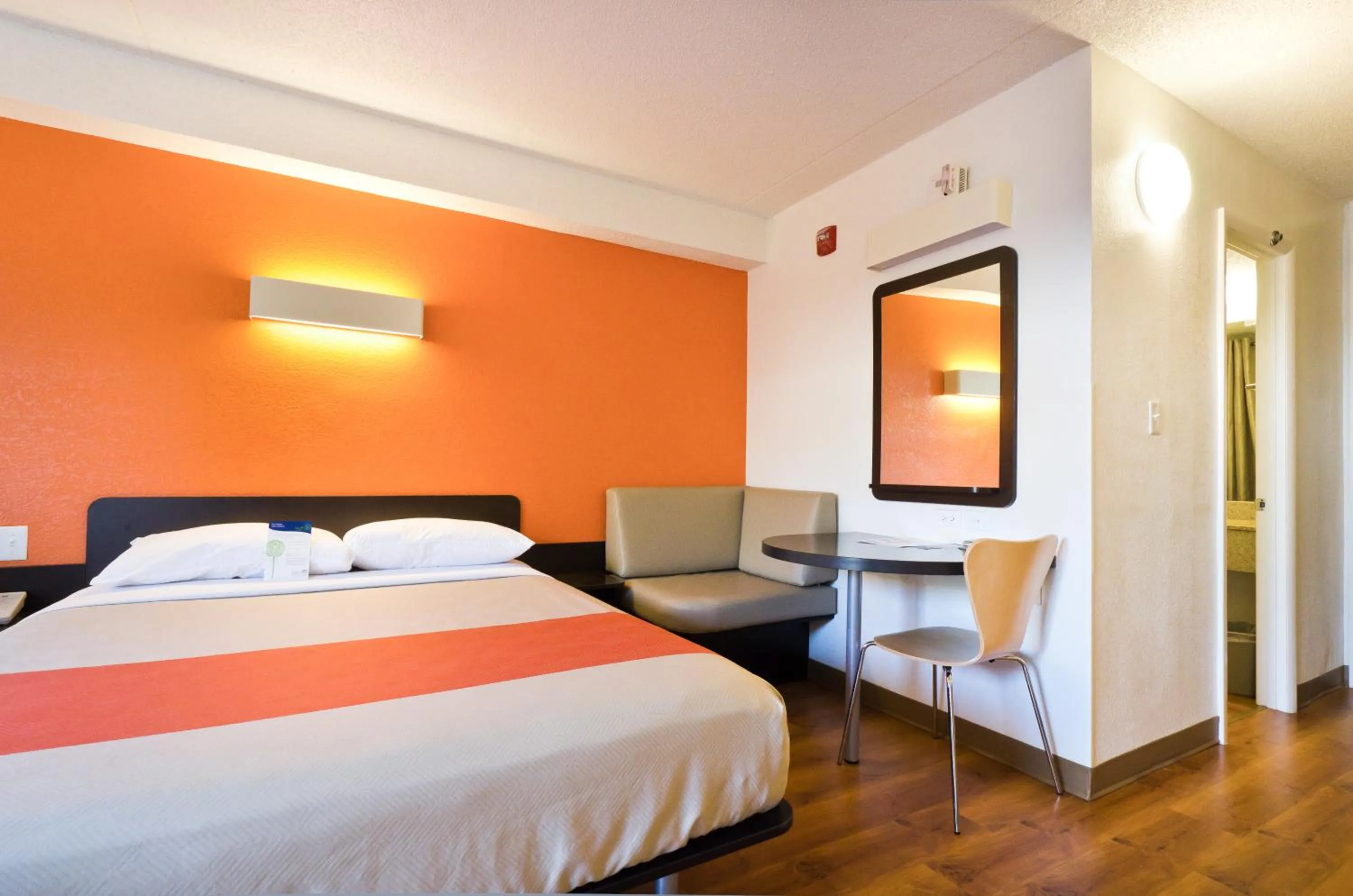 Bed in Motel 6-Springfield, DC - Washington Southwest