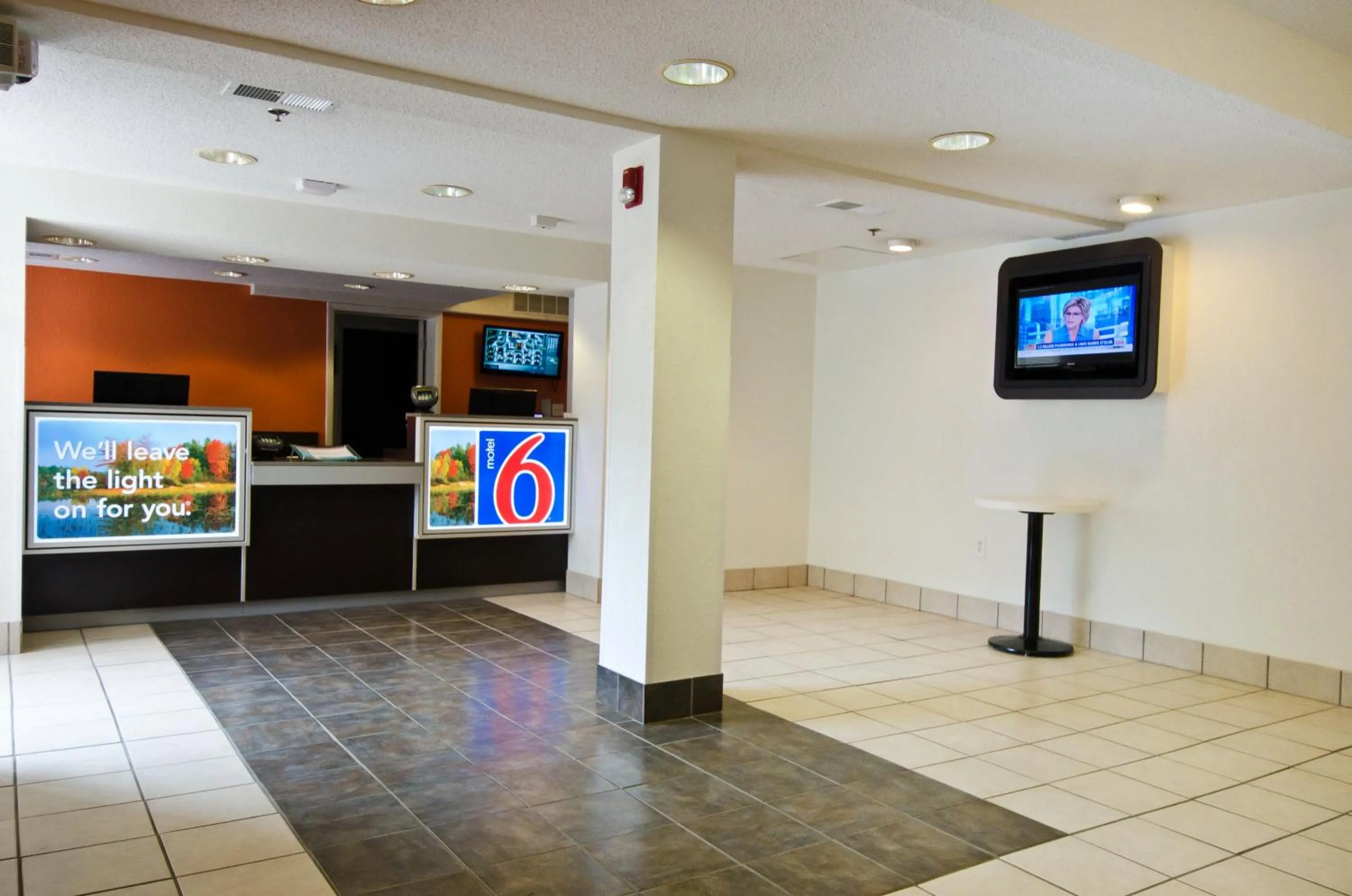 Lobby or reception in Motel 6-Springfield, DC - Washington Southwest