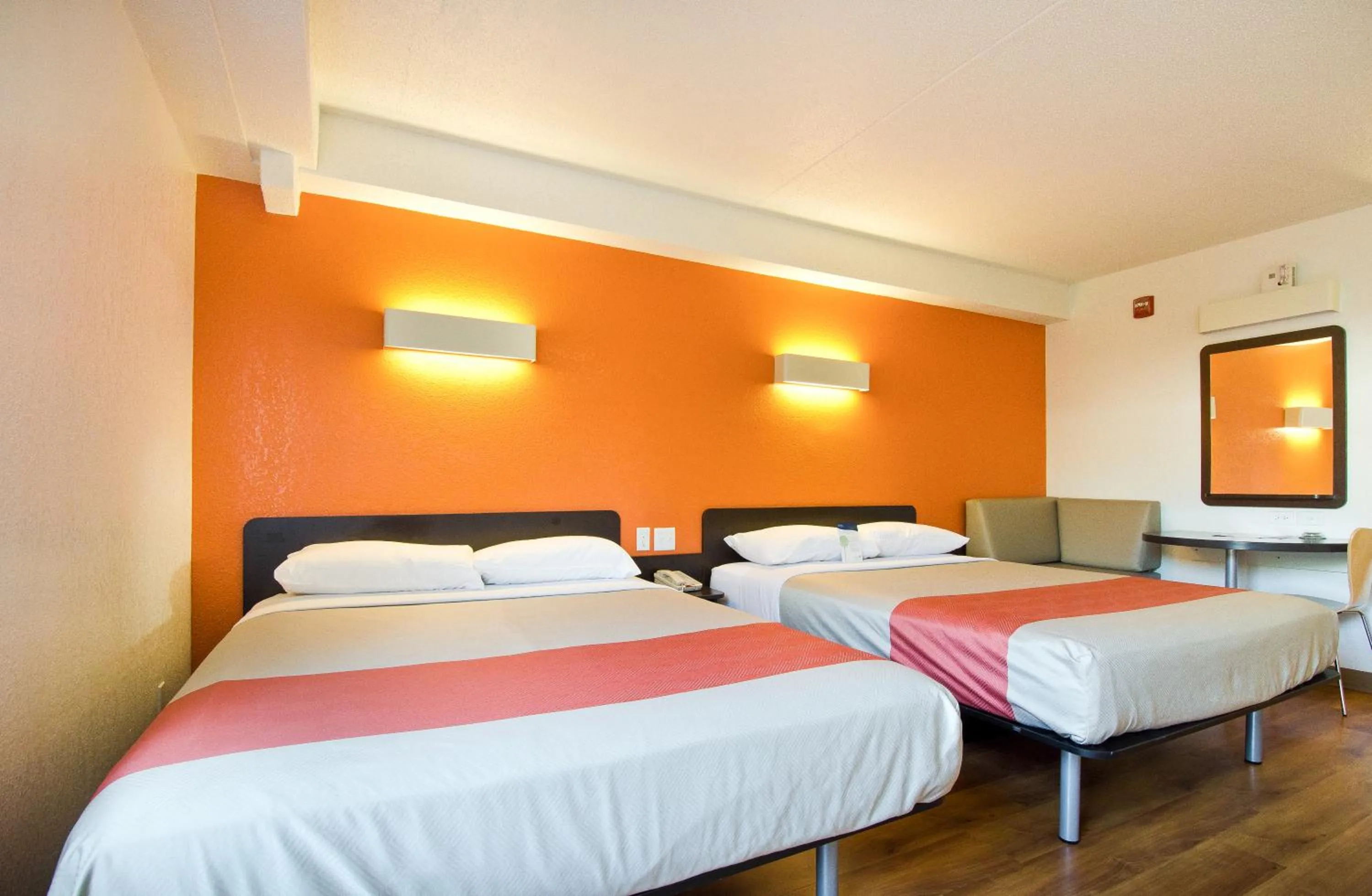 Bed in Motel 6-Springfield, DC - Washington Southwest