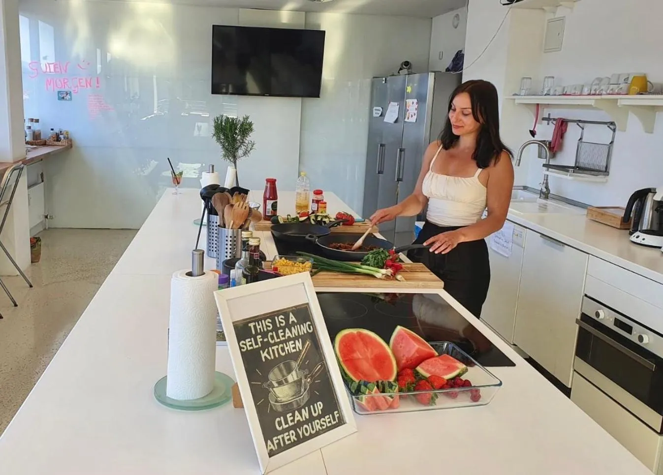 Communal lounge/ TV room in Business Hotel Wiesbaden PRIME