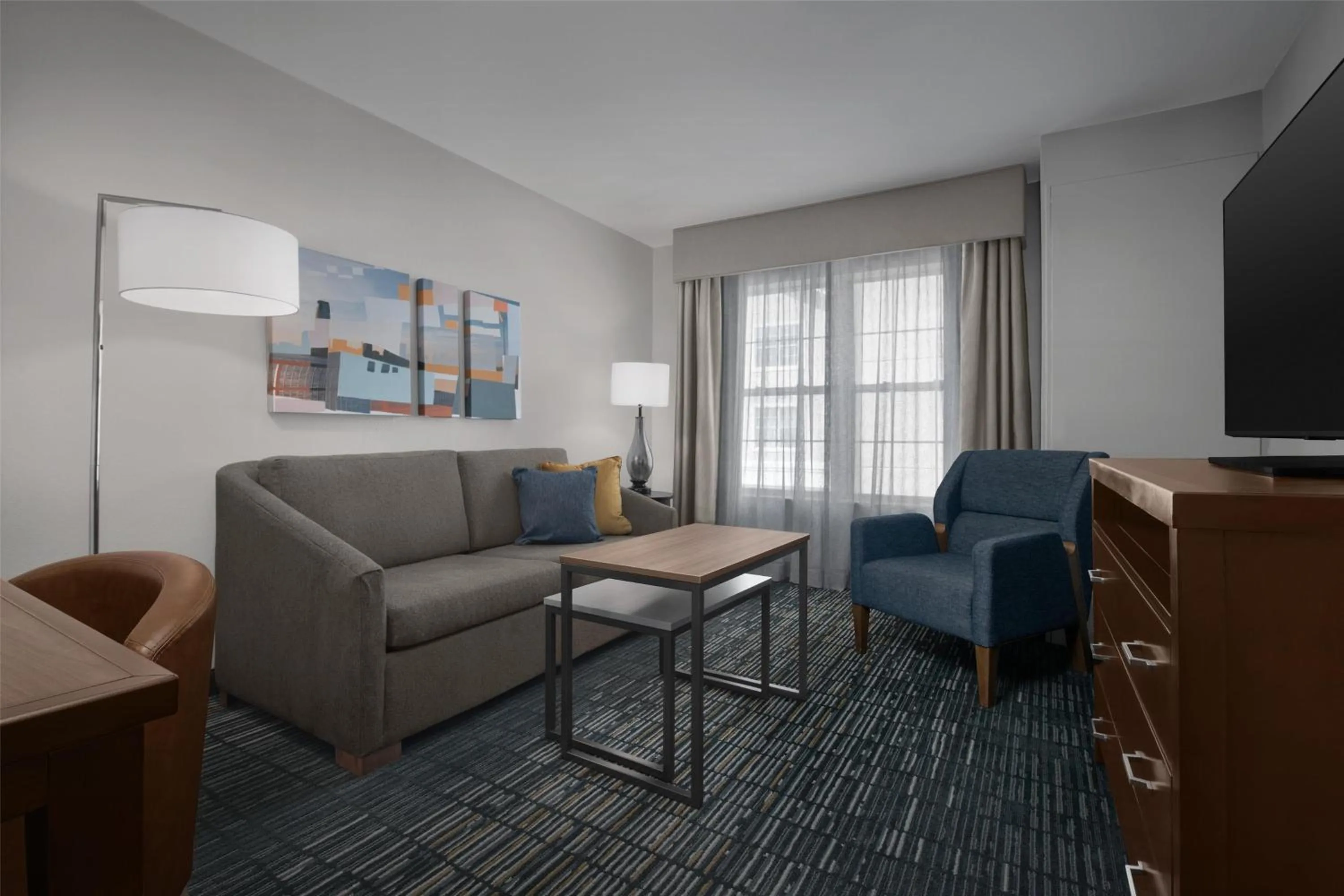 Living room in Homewood Suites by Hilton Newark-Cranford
