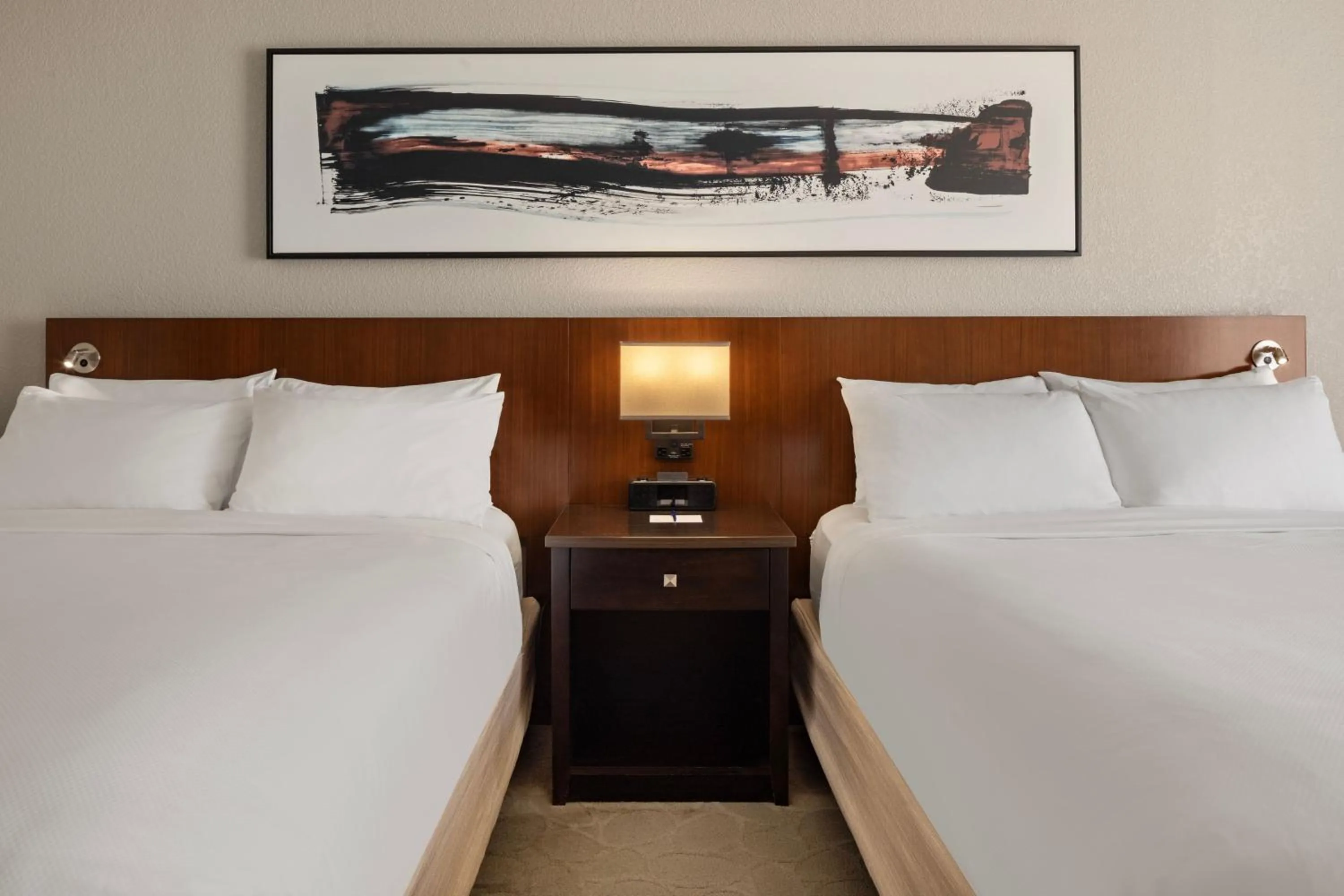 Photo of the whole room, Bed in Delta Hotels by Marriott Minneapolis Northeast