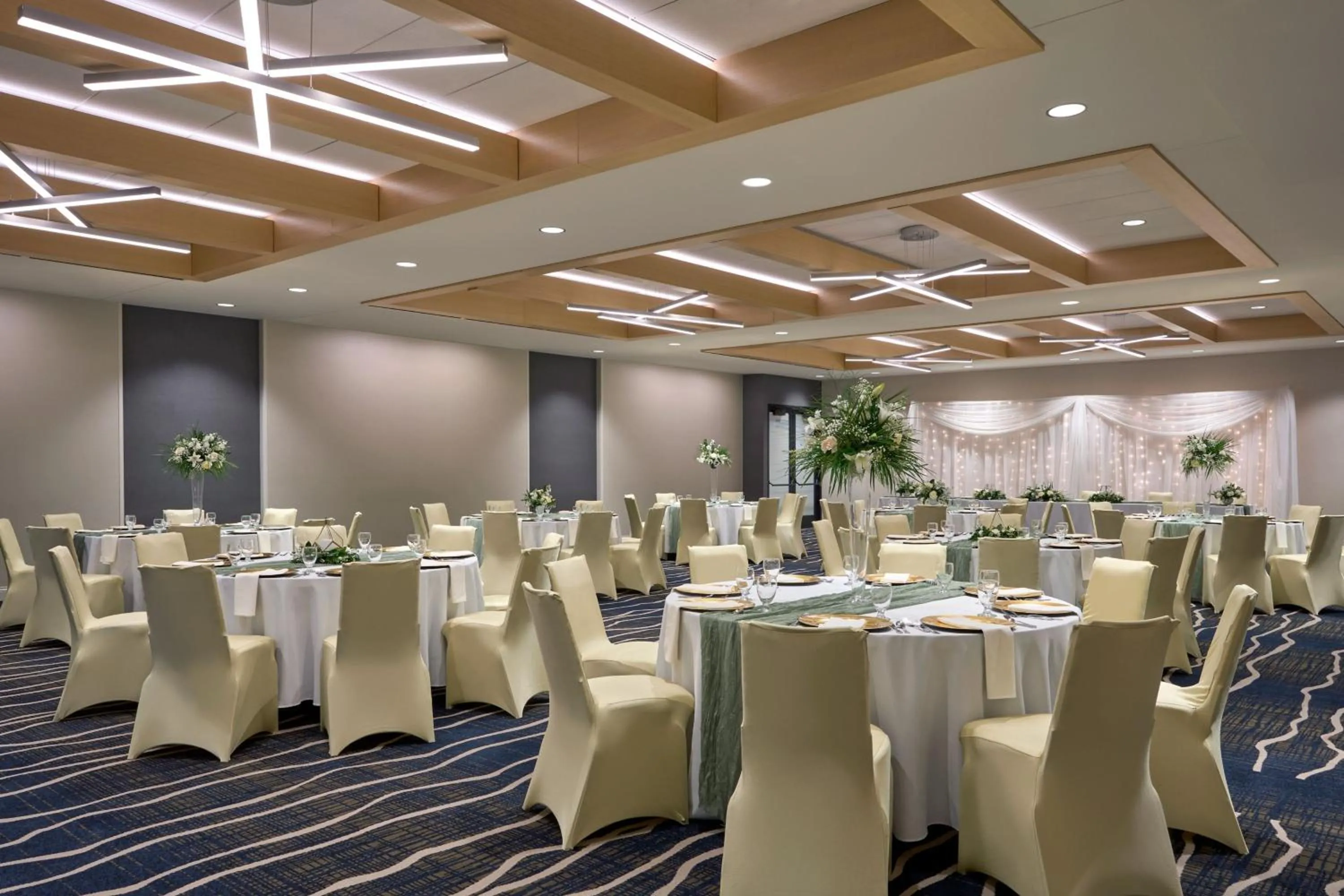 Banquet/Function facilities in Delta Hotels by Marriott Minneapolis Northeast