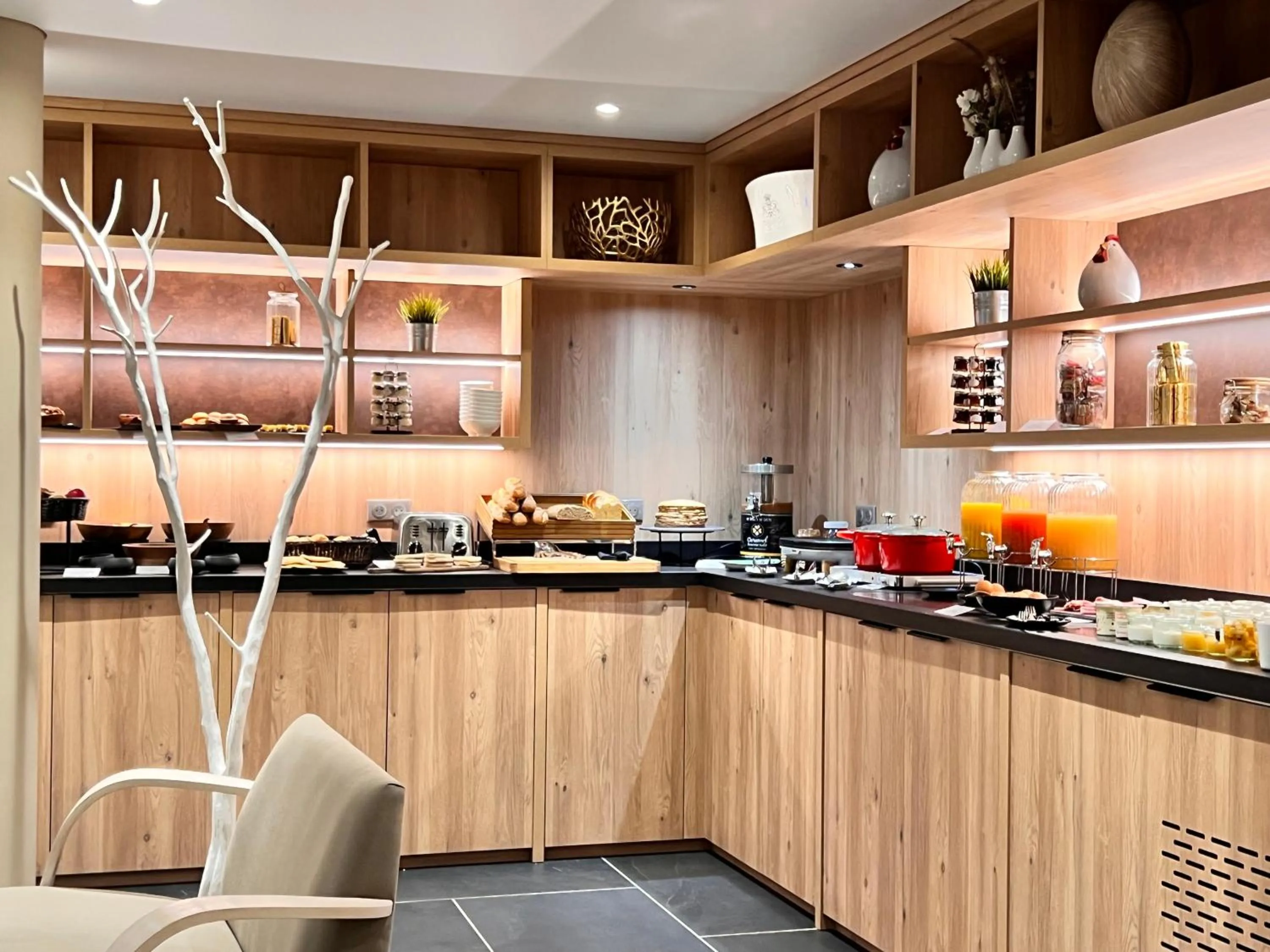 Food and drinks in Hôtel Lancelot & Spa - Domaine du Roi Arthur