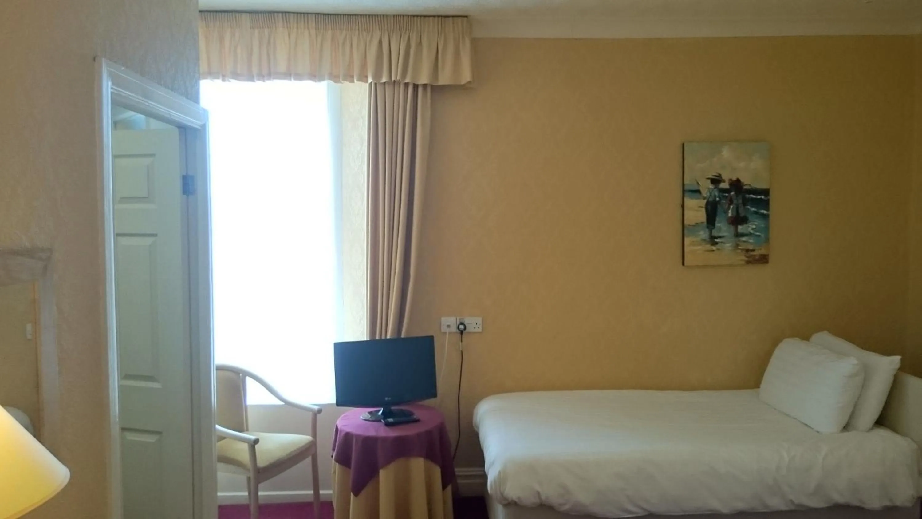 Bedroom, Bed in The Belgrave Hotel Tenby