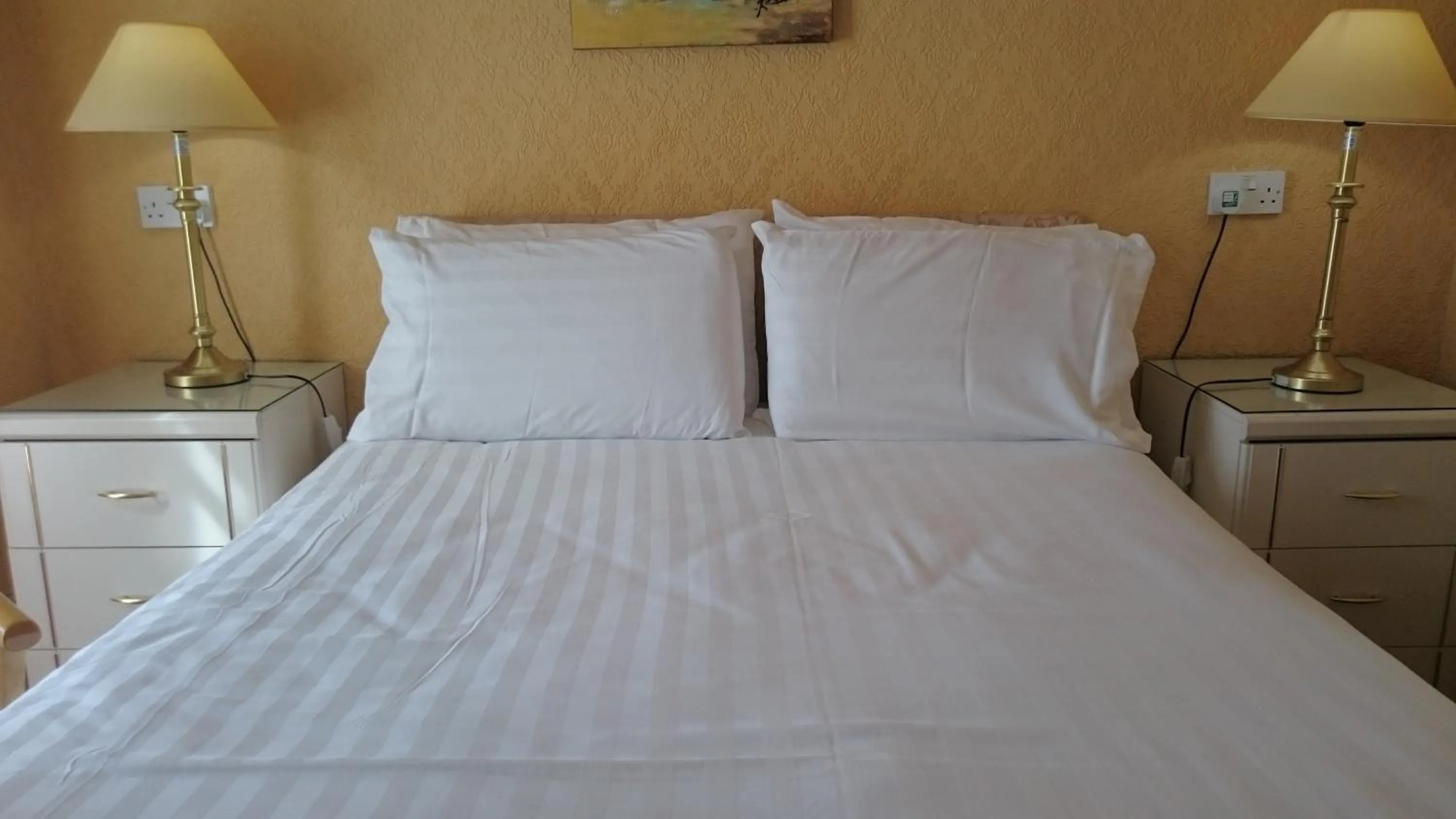 Bed in The Belgrave Hotel Tenby