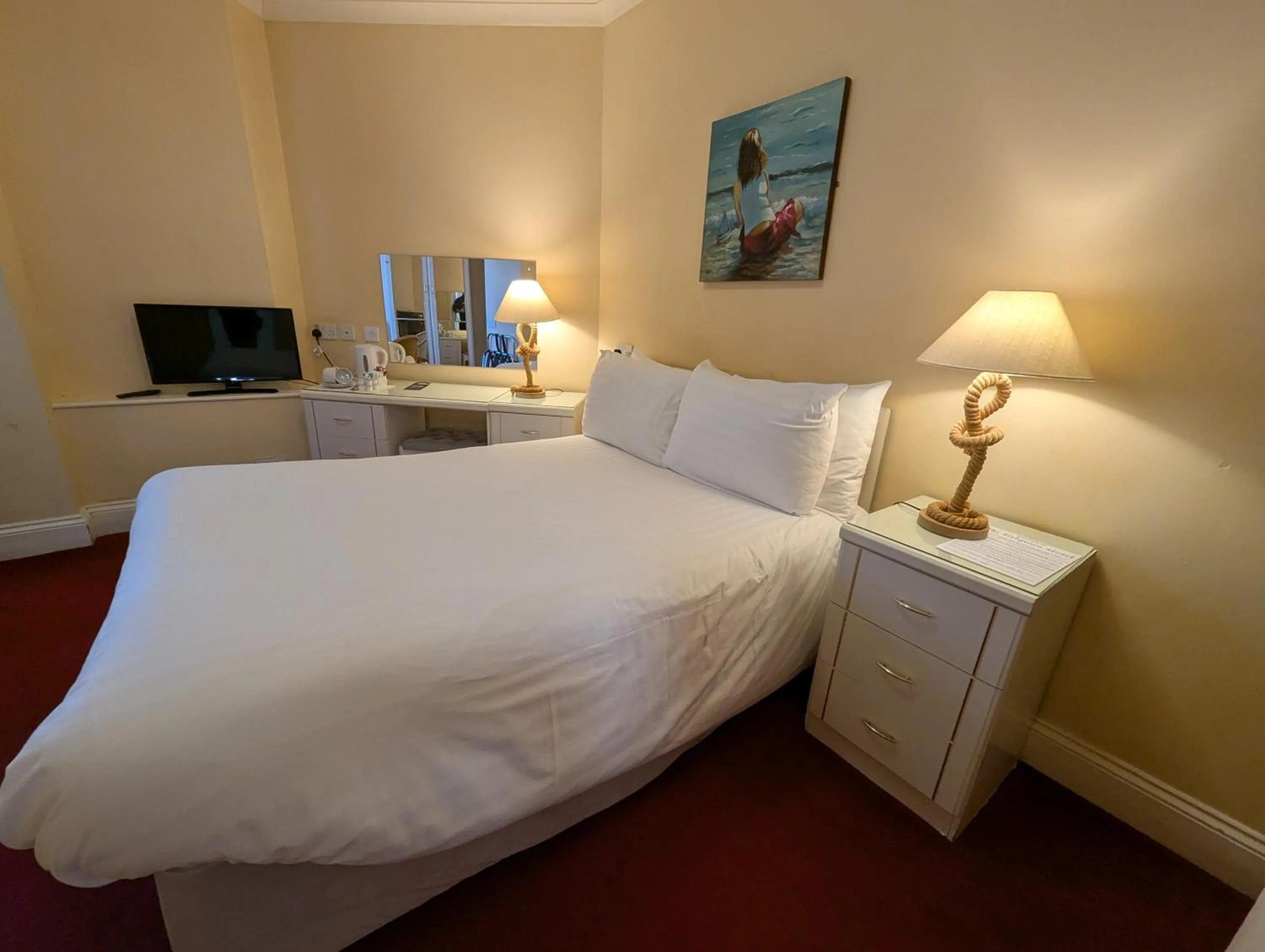 Bedroom, Bed in The Belgrave Hotel Tenby