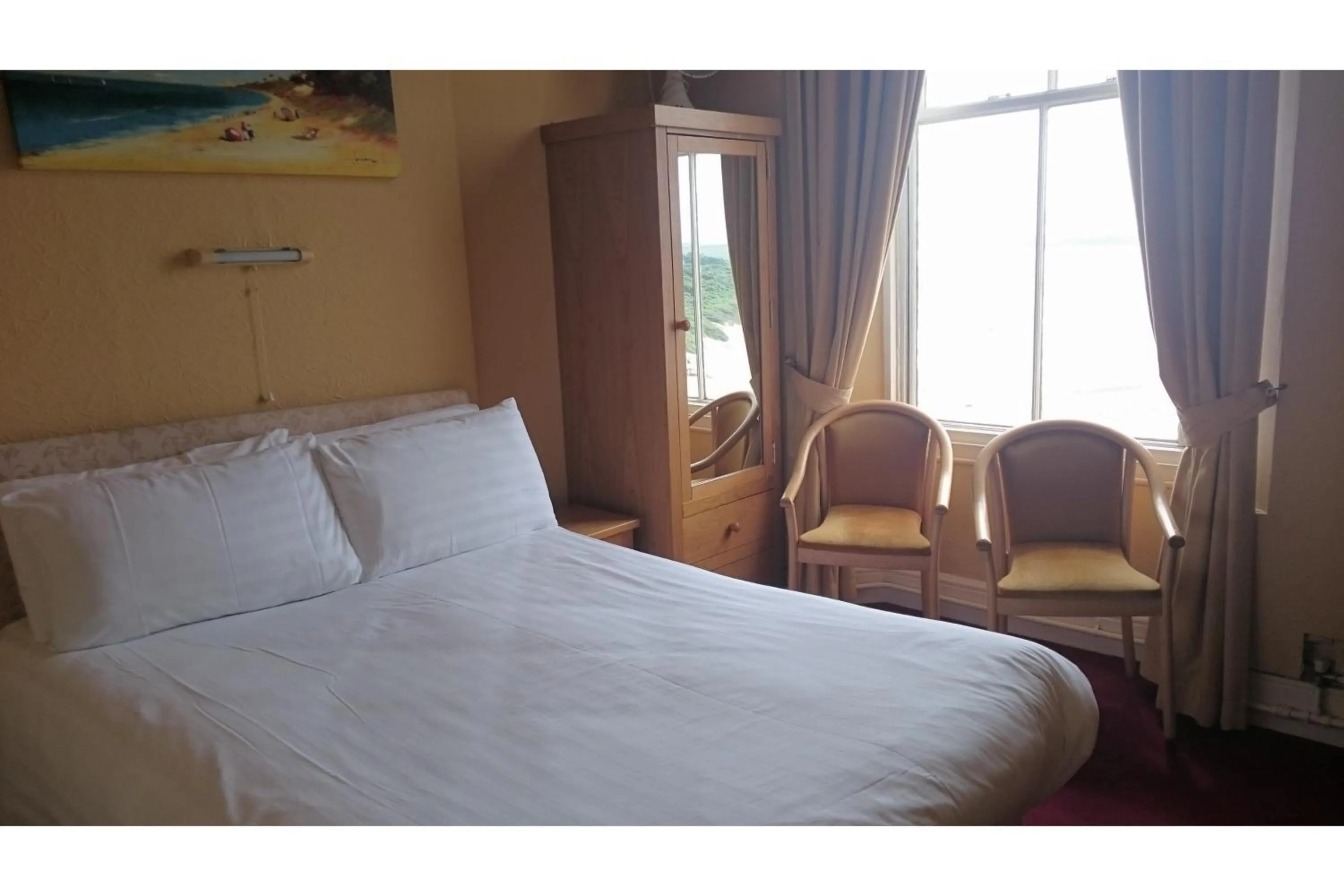 Bedroom, Bed in The Belgrave Hotel Tenby