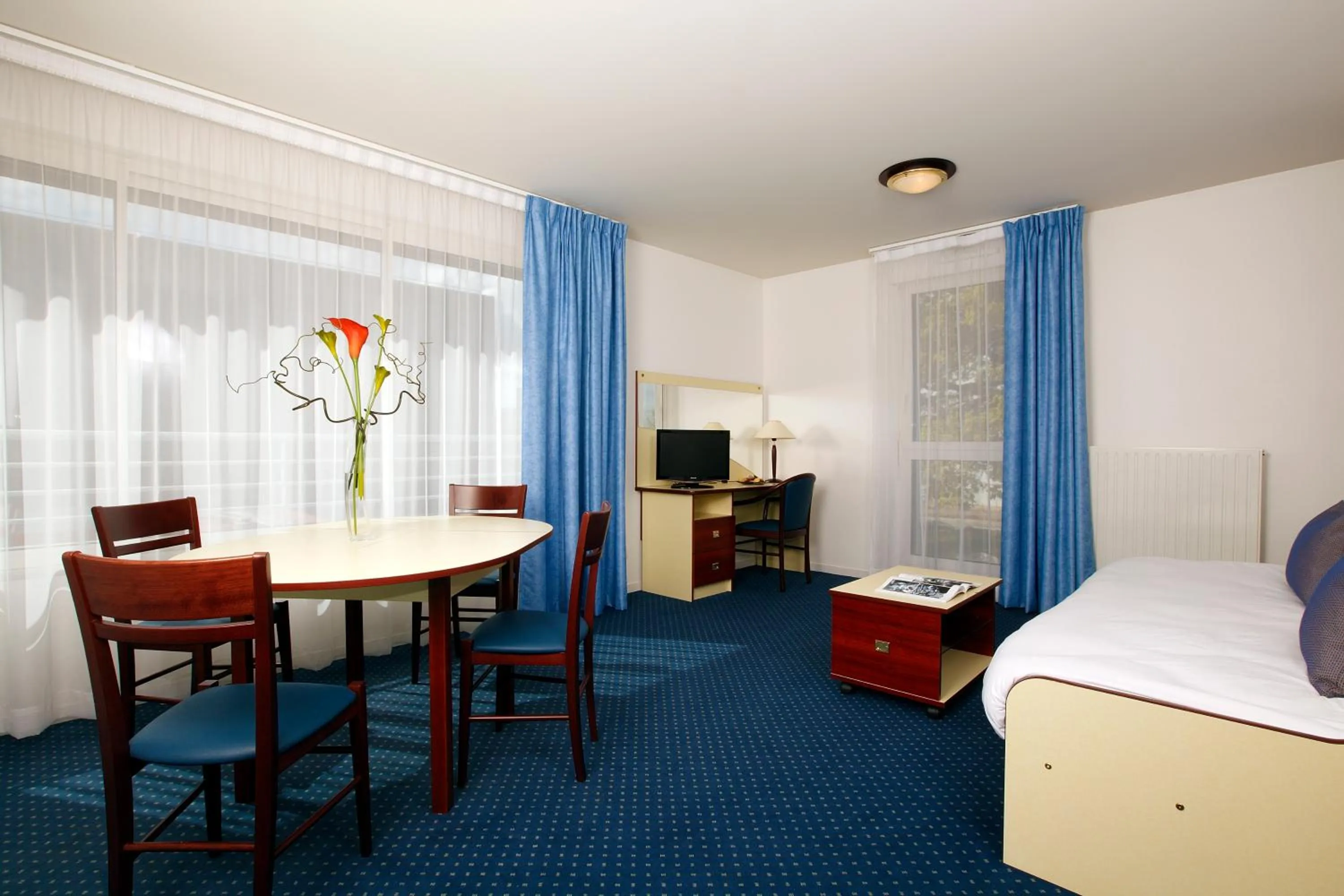 TV and multimedia, Bed in Appart'City Classic Rennes Beauregard