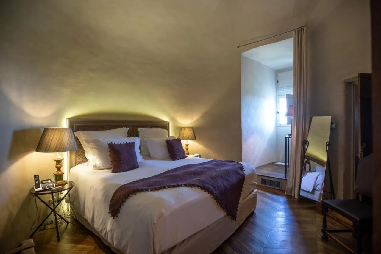 Photo of the whole room, Bed in Château de Mercuès