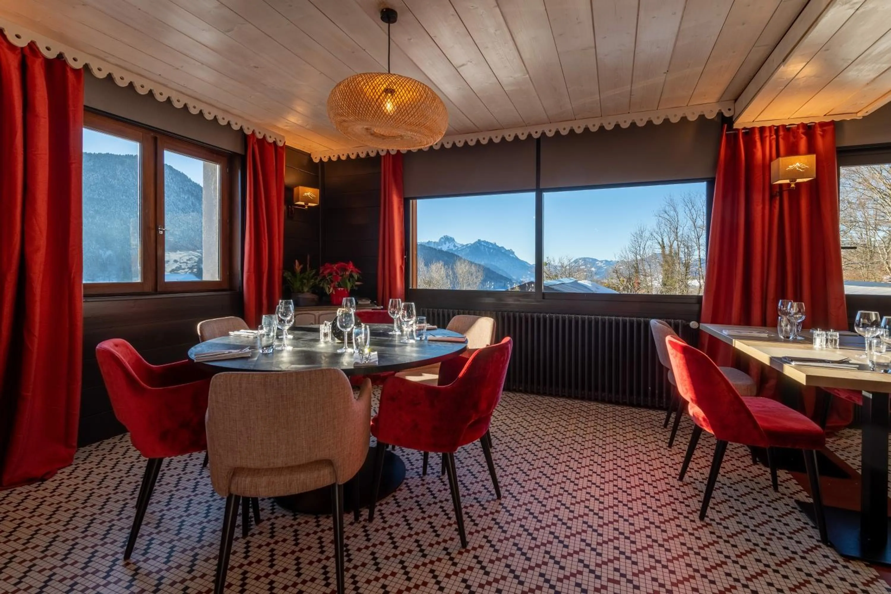 Restaurant/places to eat in Hotel Le Bois Joli