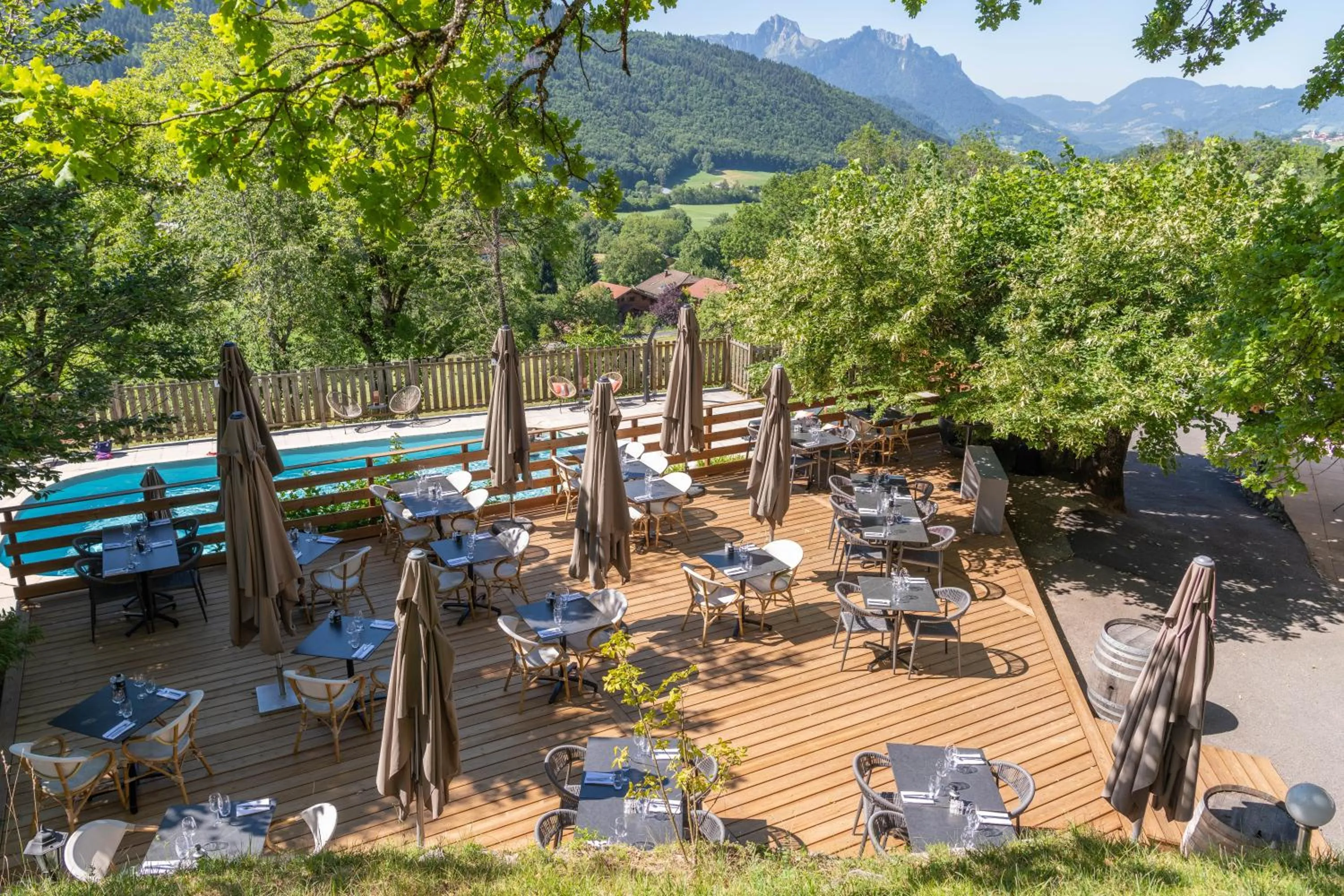 Restaurant/places to eat in Hotel Le Bois Joli