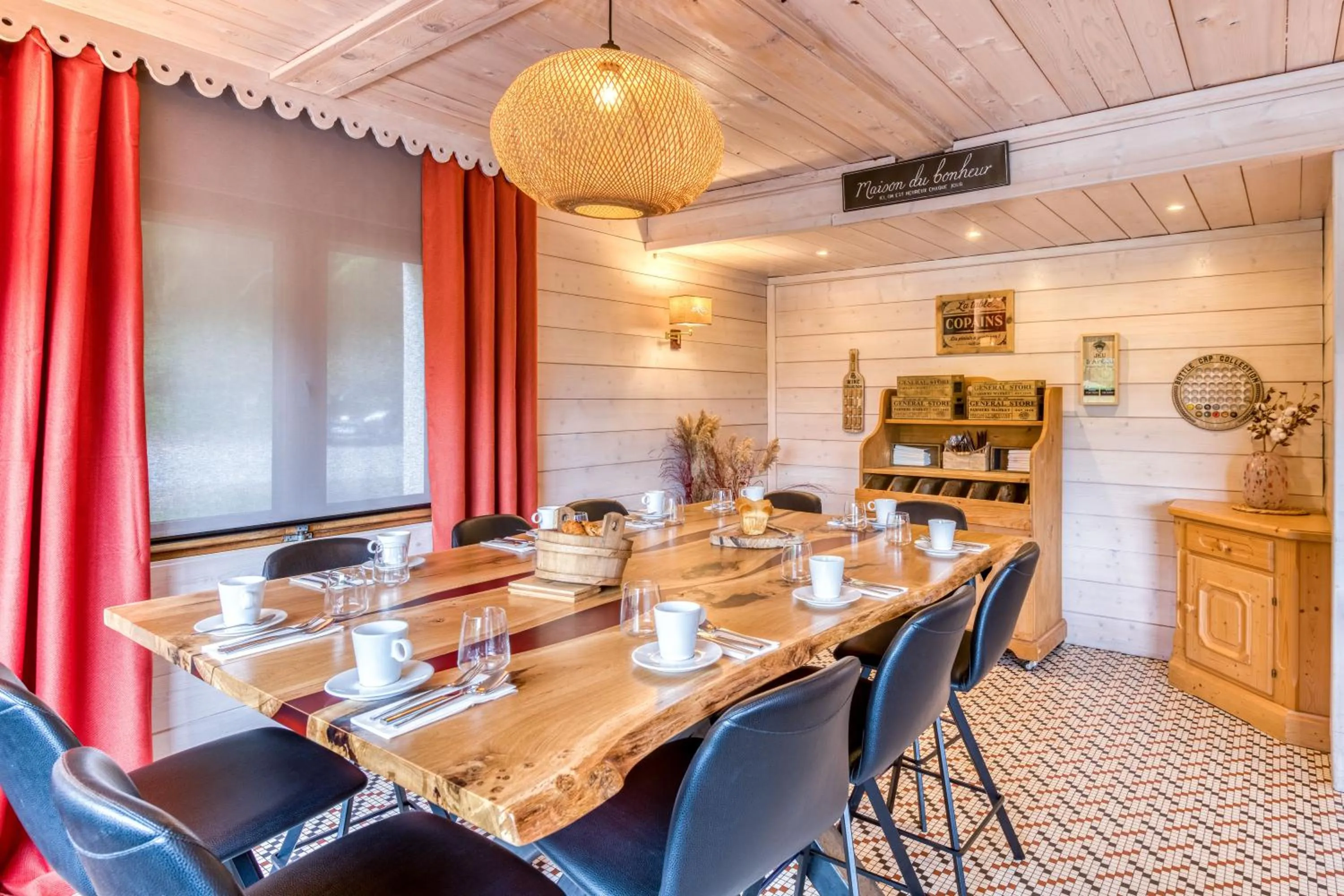 Breakfast in Hotel Le Bois Joli