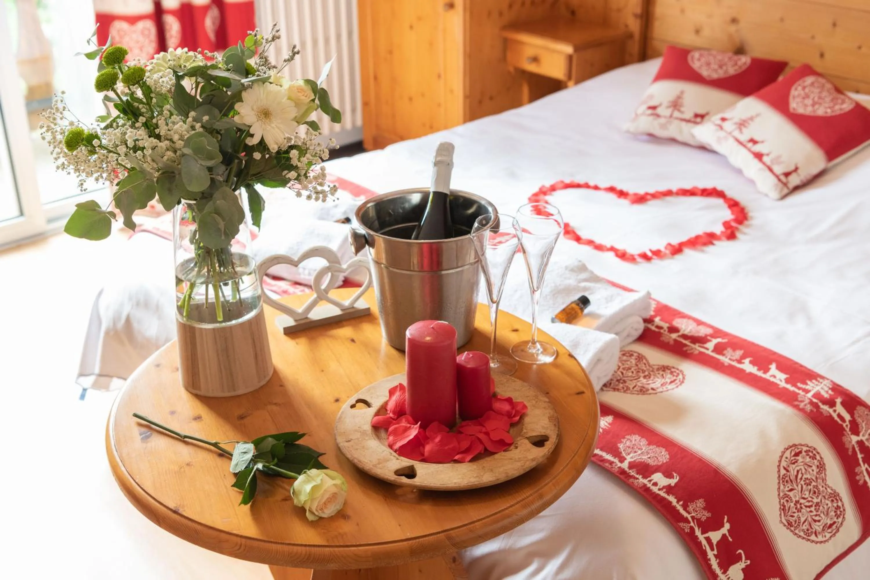 wedding, Bed in Hotel Le Bois Joli