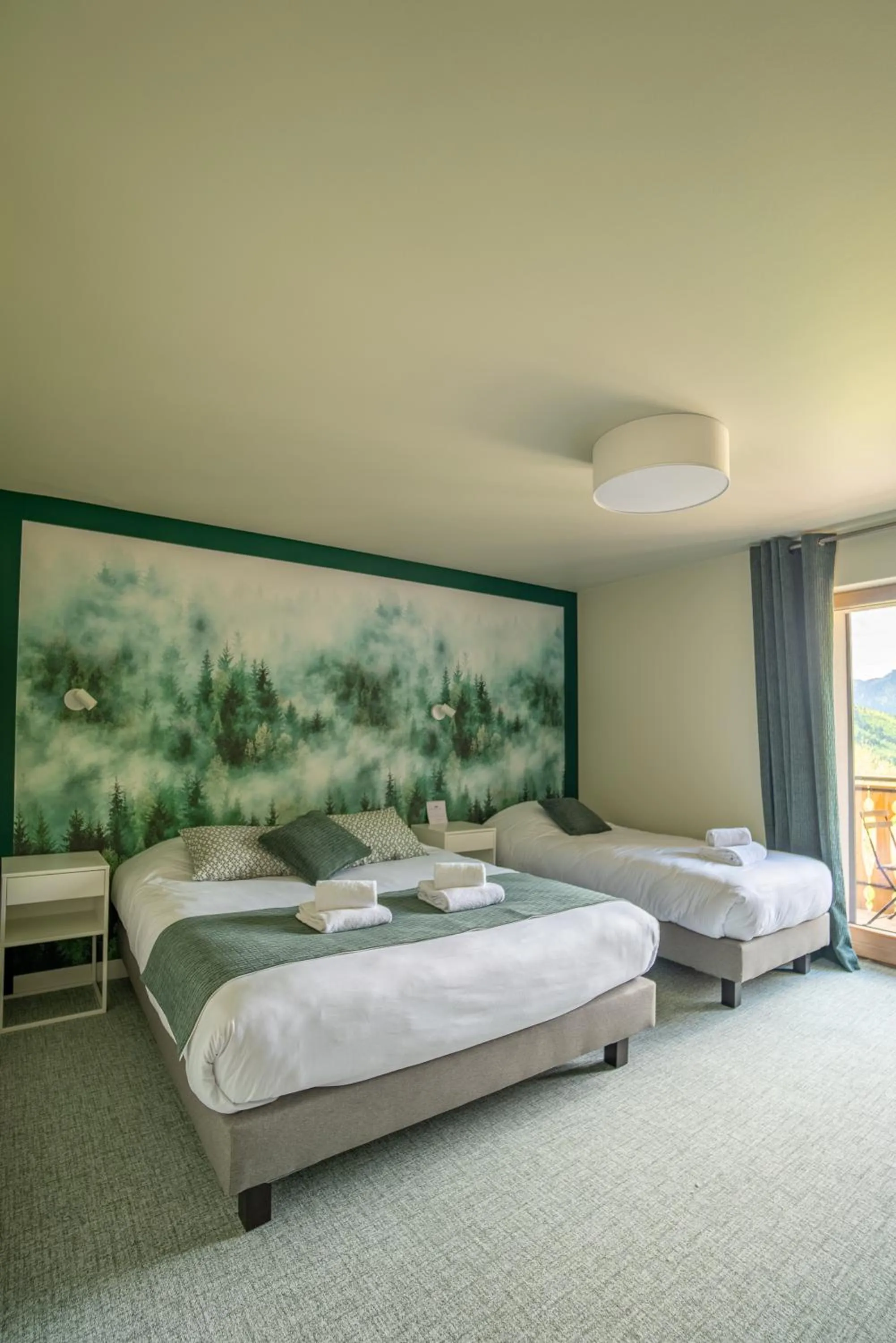 Bed in Hotel Le Bois Joli