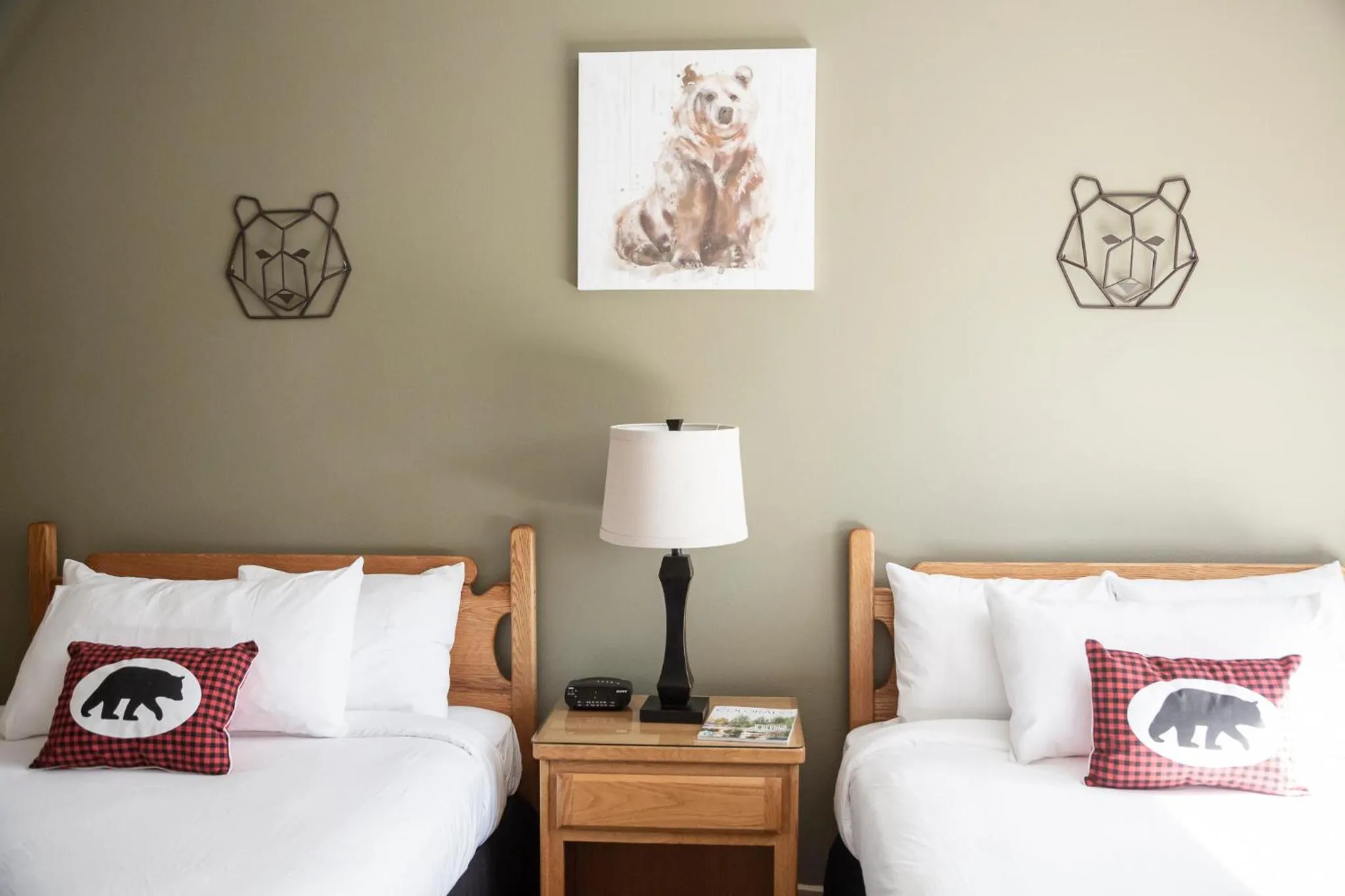 Bed in Arrowhead Mountain Lodge