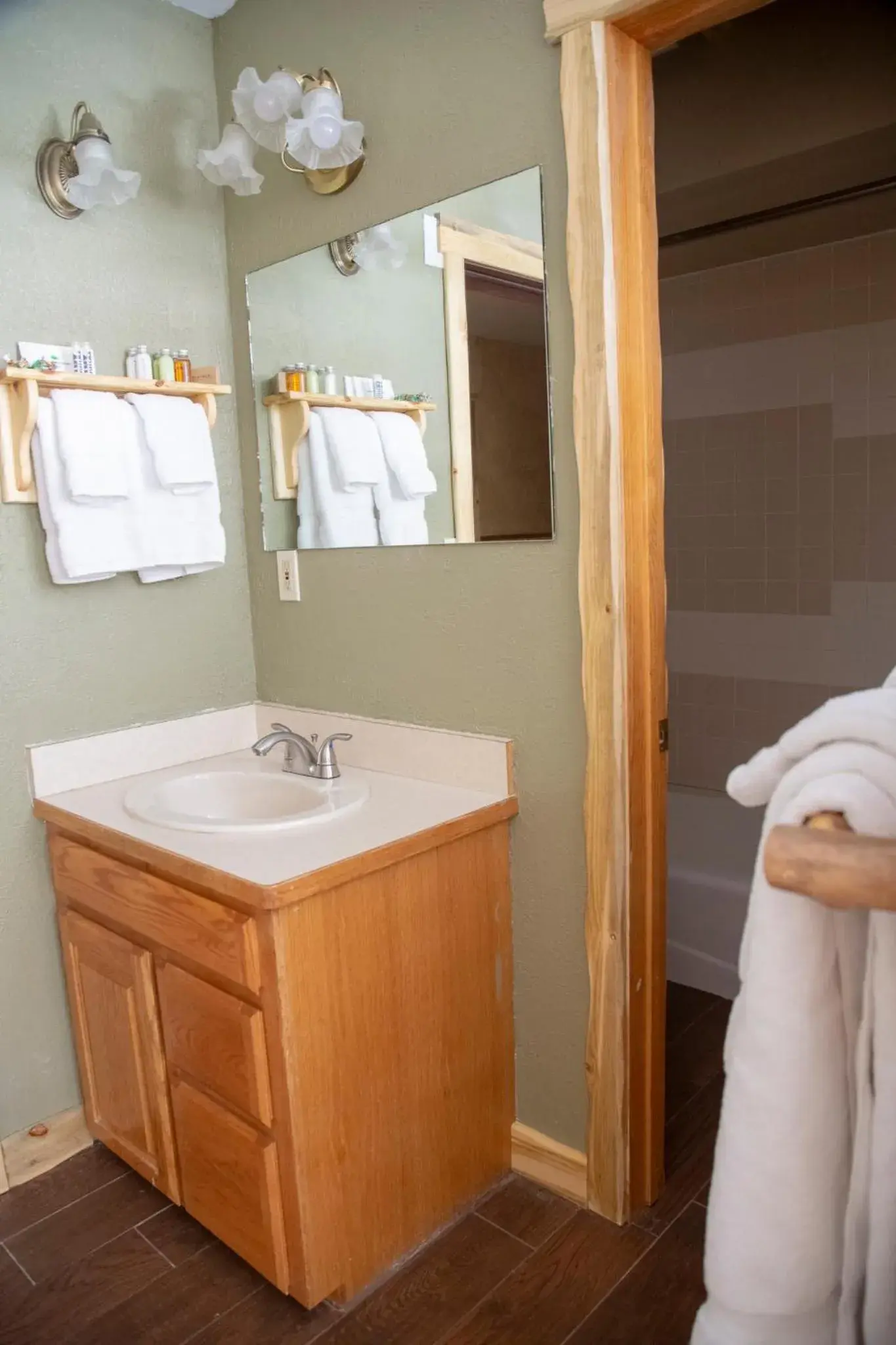 Standard King Room in Arrowhead Mountain Lodge Standard King Room in Arrowhead Mountain Lodge