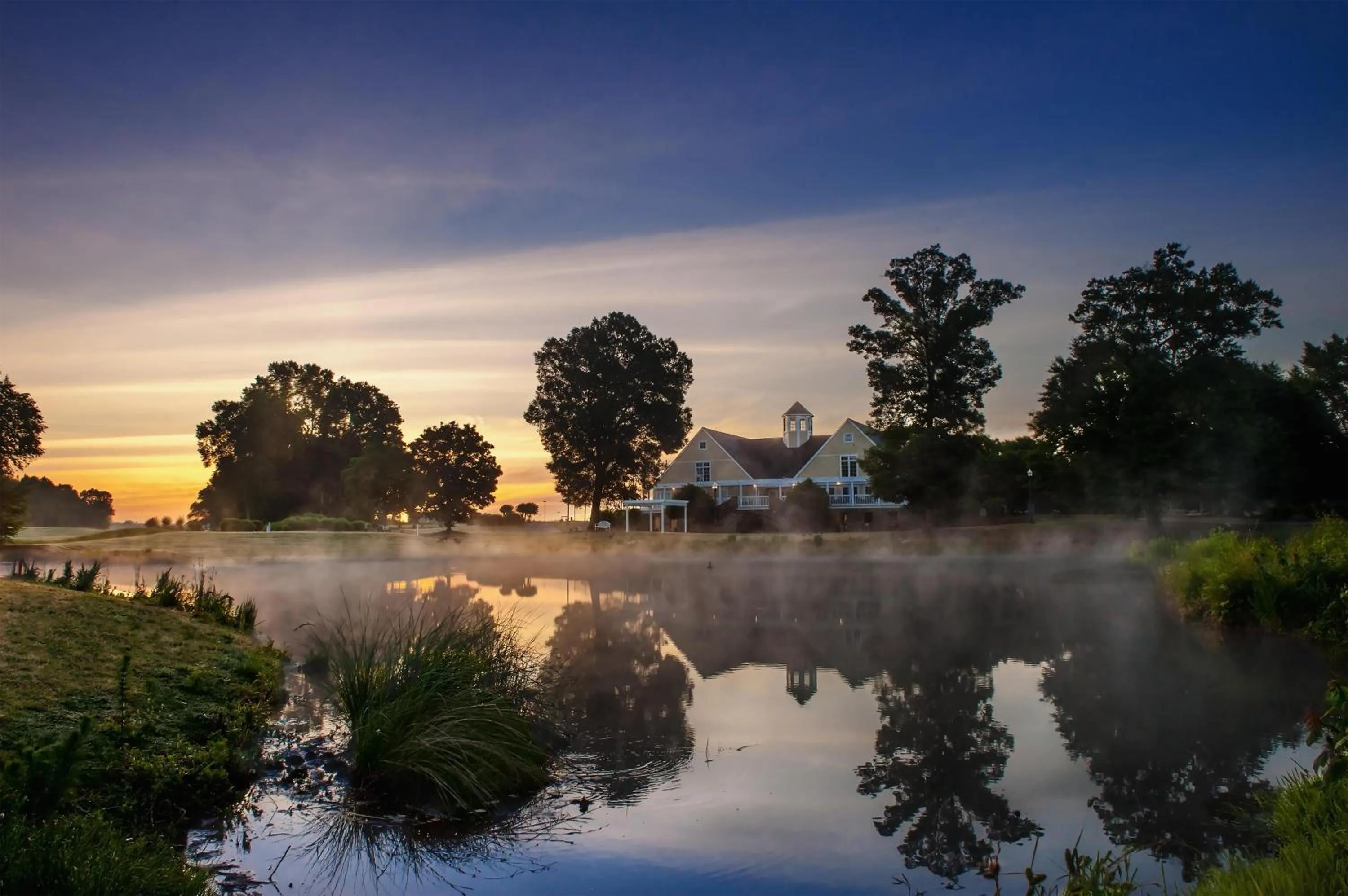 Golfcourse in Embassy Suites by Hilton Charlotte Concord Golf Resort & Spa