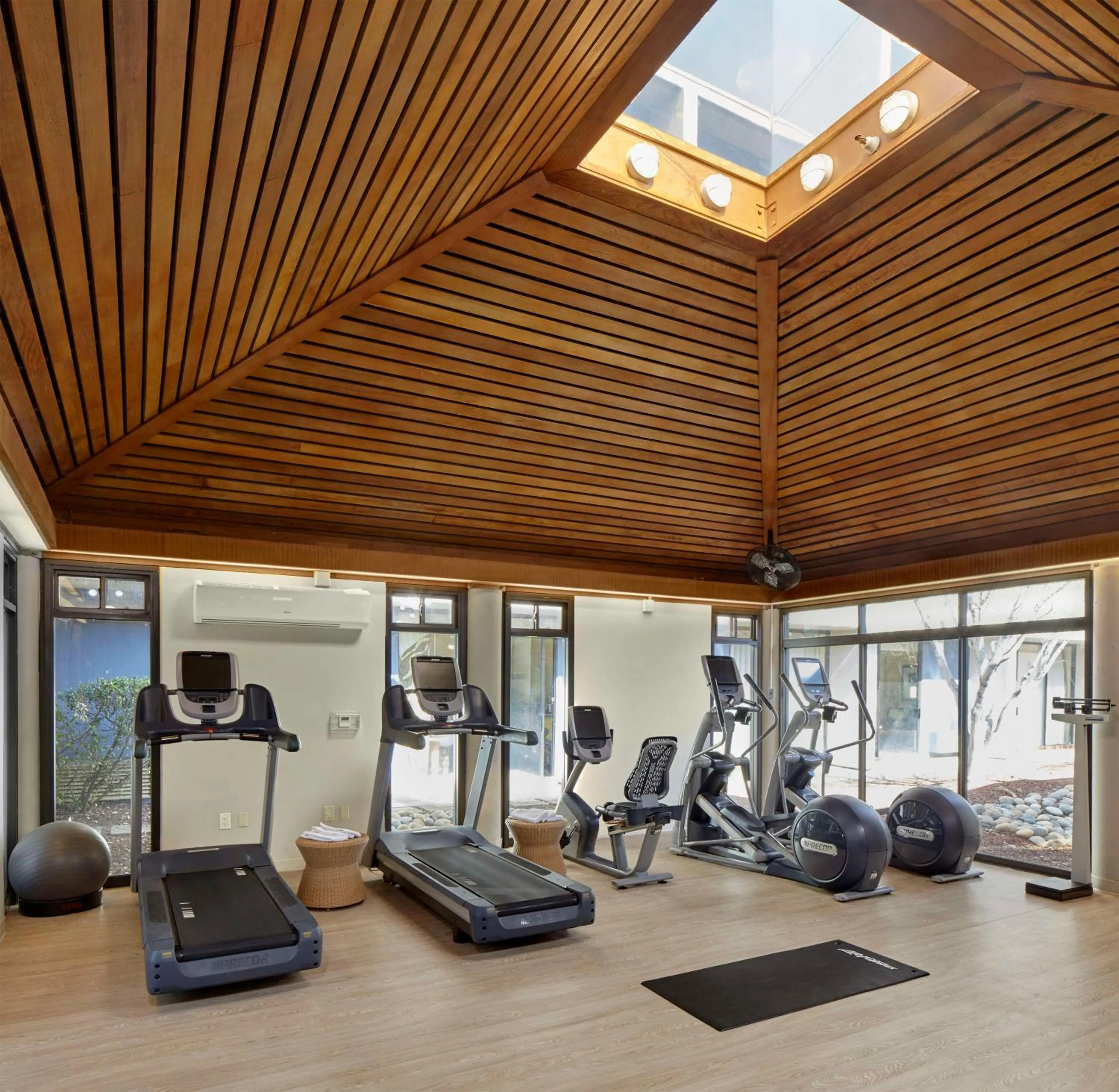 Fitness centre/facilities in DoubleTree by Hilton Hotel Berkeley Marina