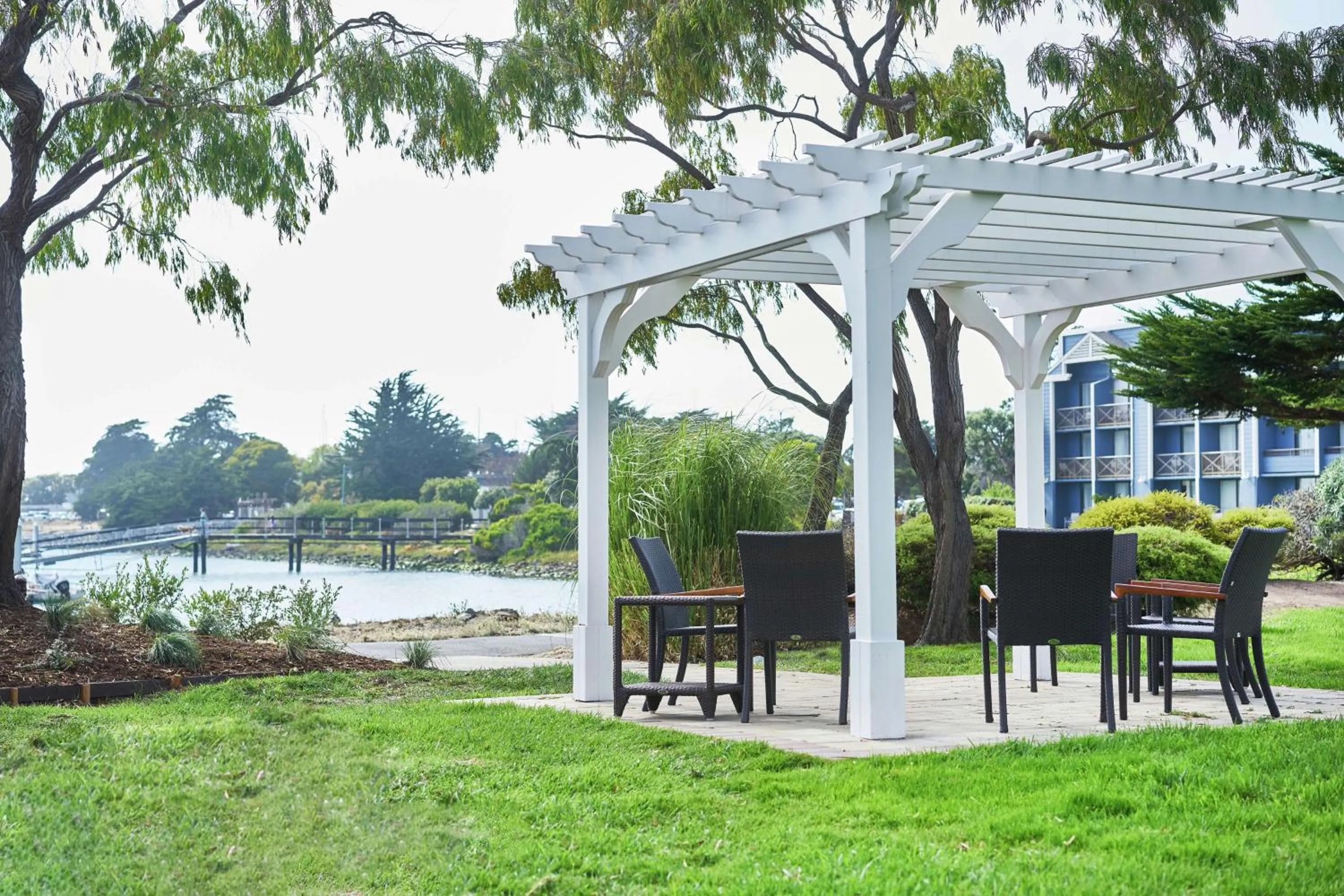 Patio in DoubleTree by Hilton Hotel Berkeley Marina