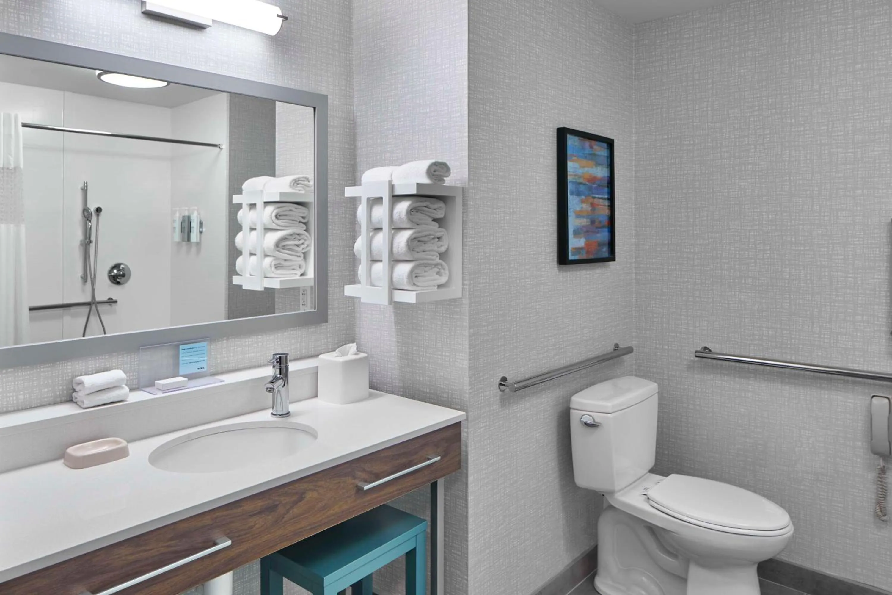 Bathroom in Hampton Inn & Suites Saratoga Springs Downtown