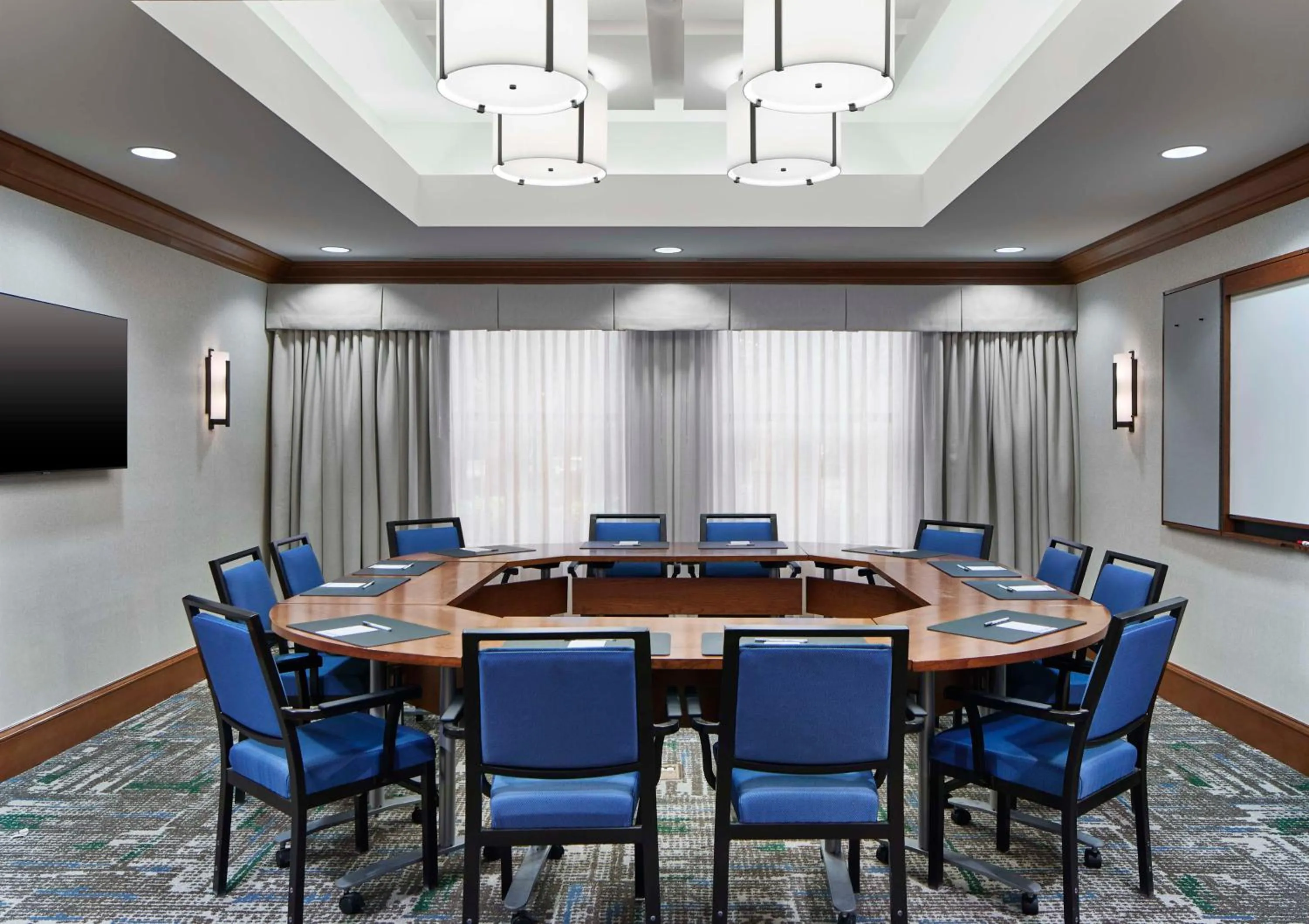 Meeting/conference room in Hampton Inn & Suites Saratoga Springs Downtown